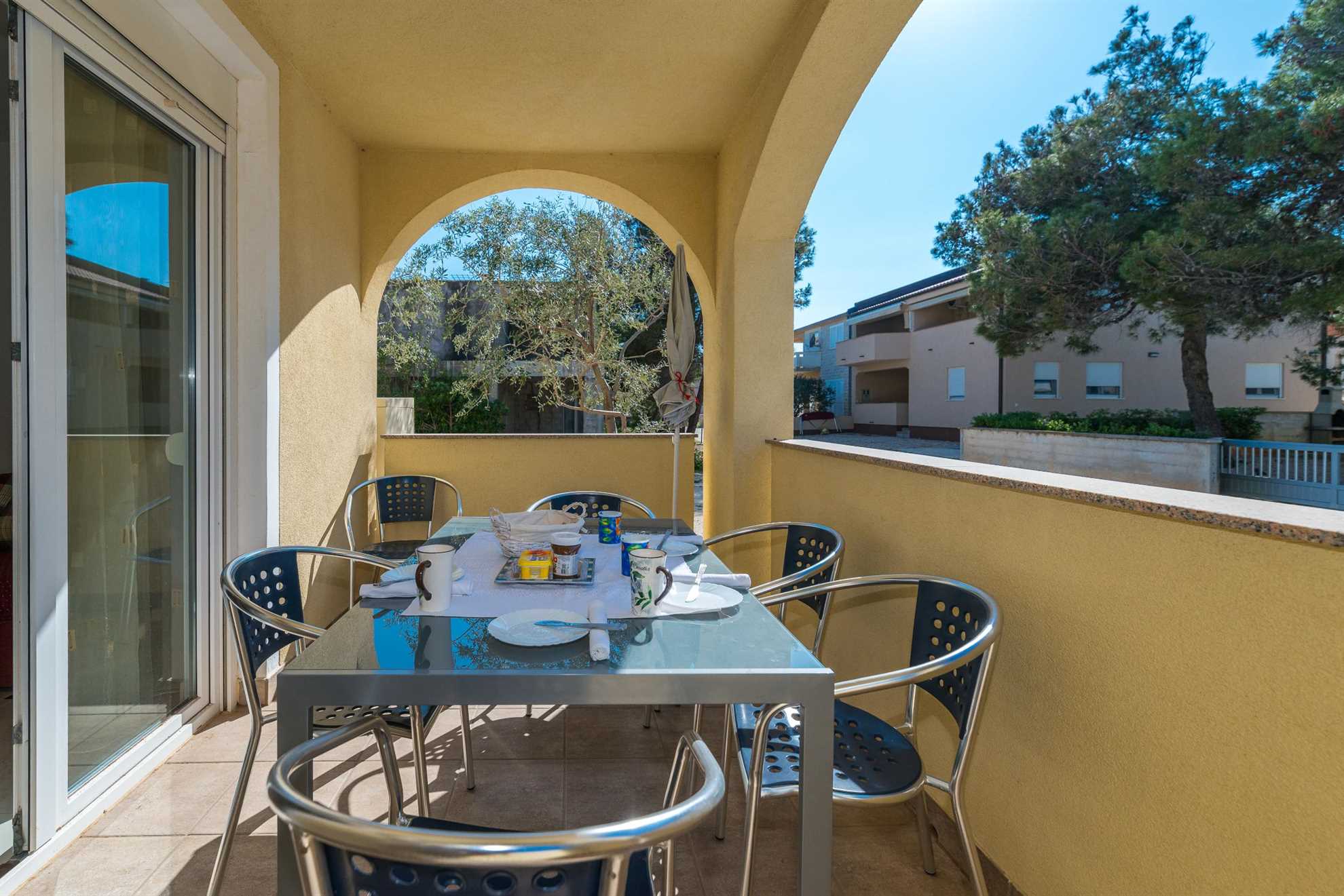 Apartment with partial sea view | for 3-5 persons | air conditioning, WiFi, satellite TV, BBQ