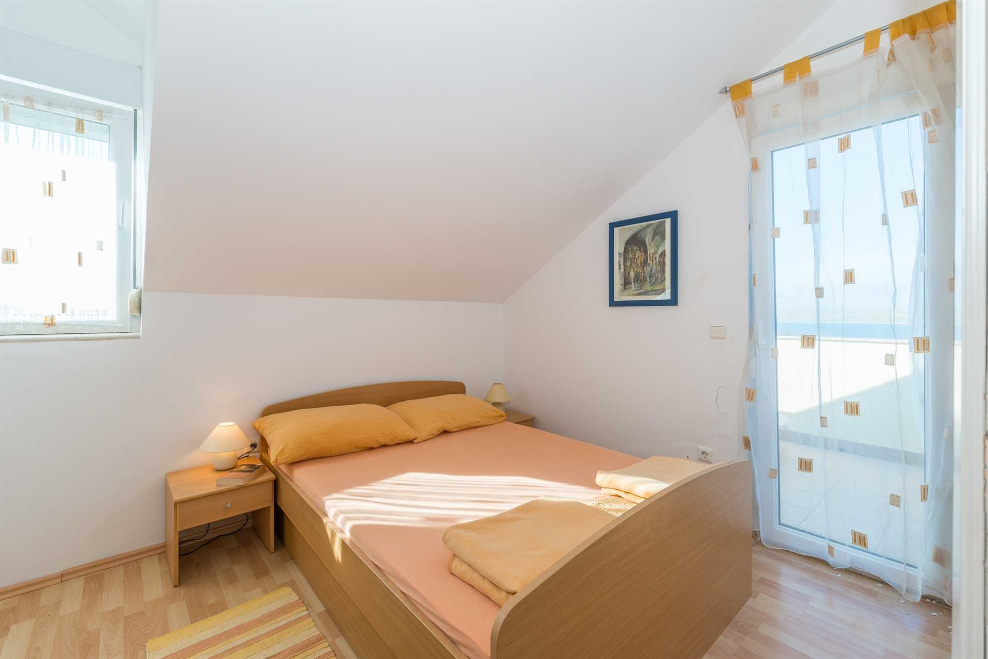 Apartment in a quiet area | just 70 m from beach | for 4-6 persons | with a sea view