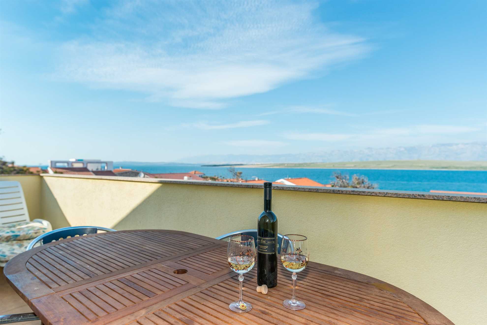 Apartment in a quiet area | just 70 m from beach | for 4-6 persons | with a sea view