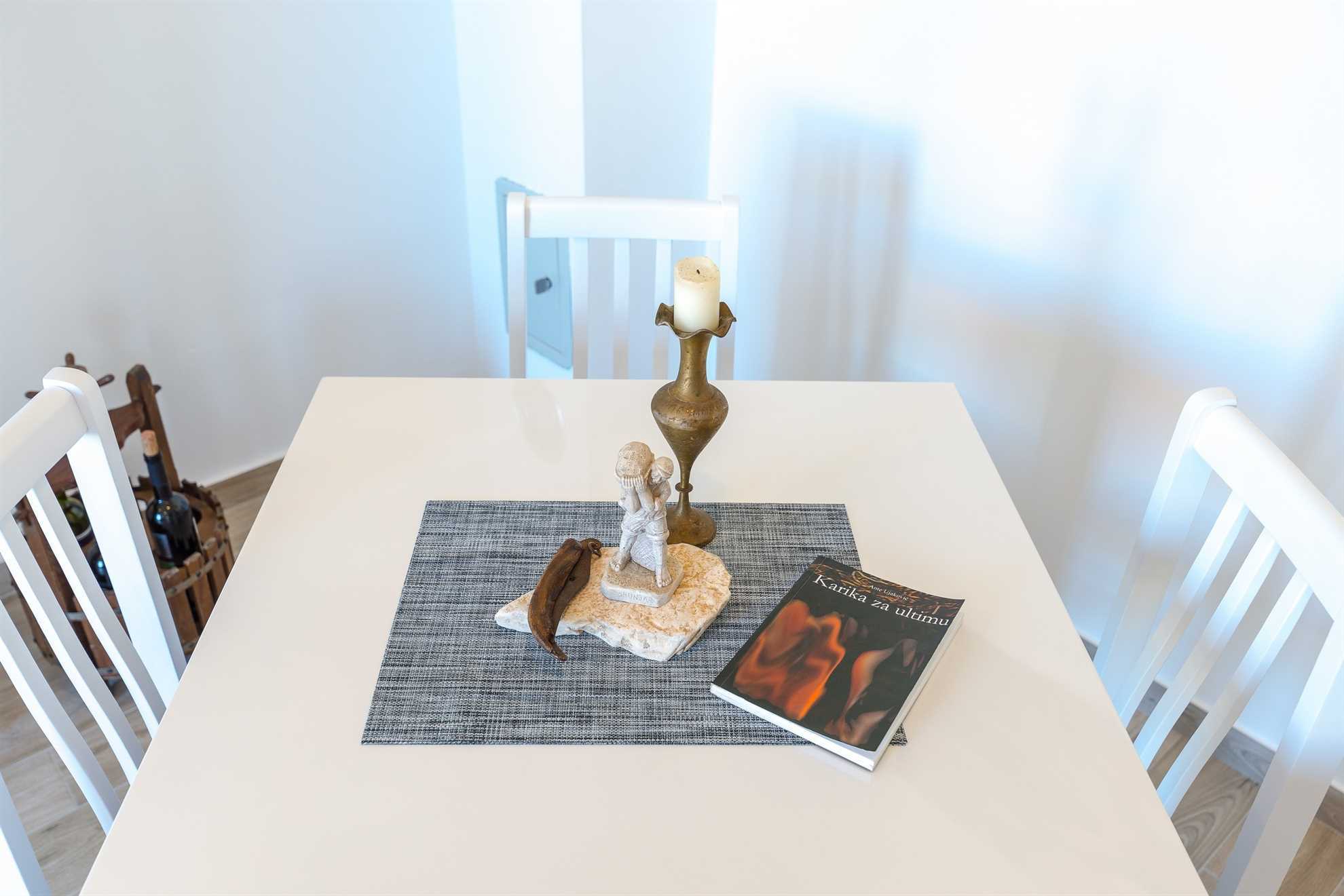 30 m od mora | apartman s pogledom na more | klima, satelitska tv, internet