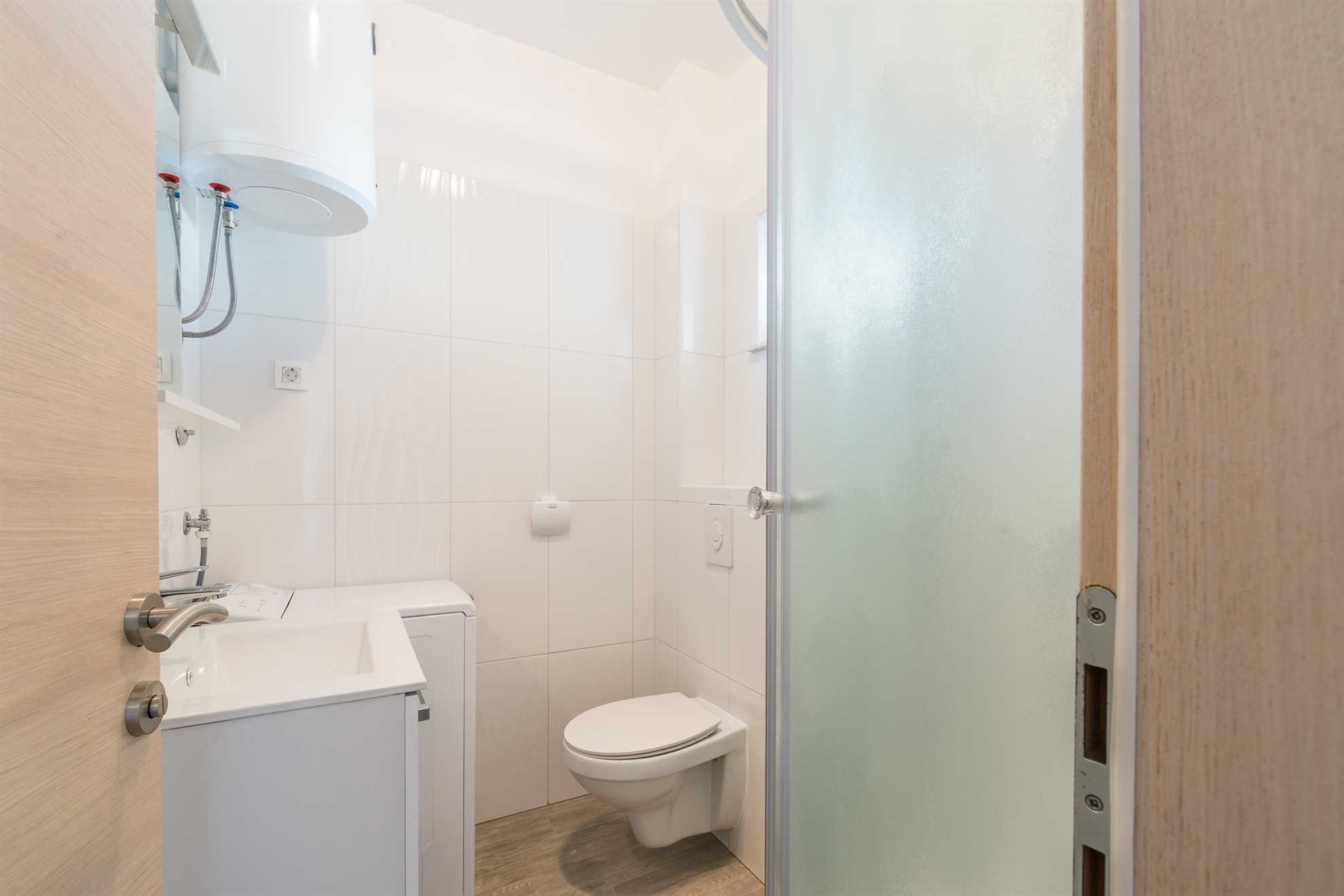 30 m od mora | apartman s pogledom na more | klima, satelitska tv, internet