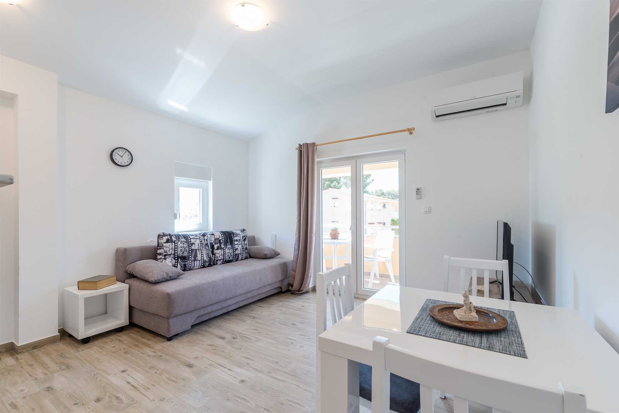 Luxurious apartment just 30 m from beach | 4 stars | sea view | for 2 persons