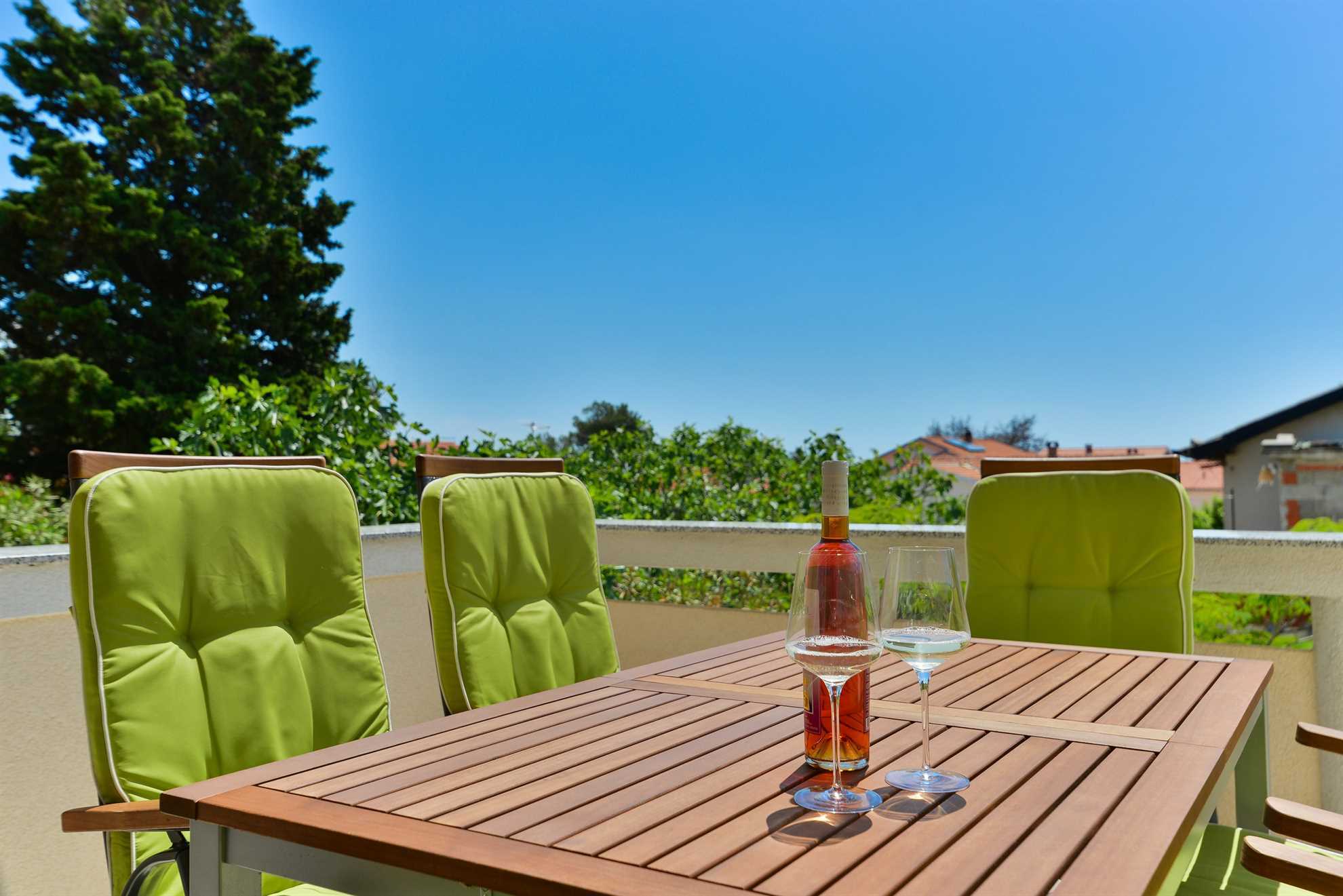 200 m from beach | modern apartment for 4-6 persons | air conditioning, WiFi, BBQ