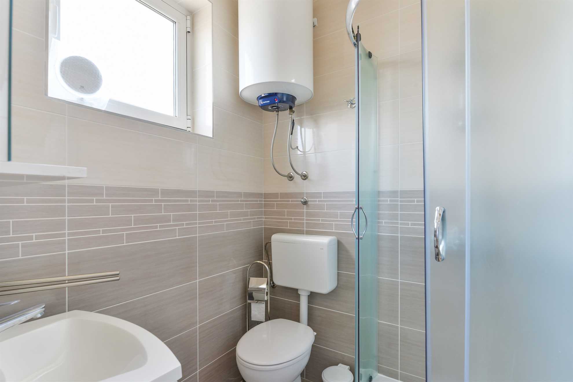 200 m from beach | modern apartment for 4-6 persons | air conditioning, WiFi, BBQ