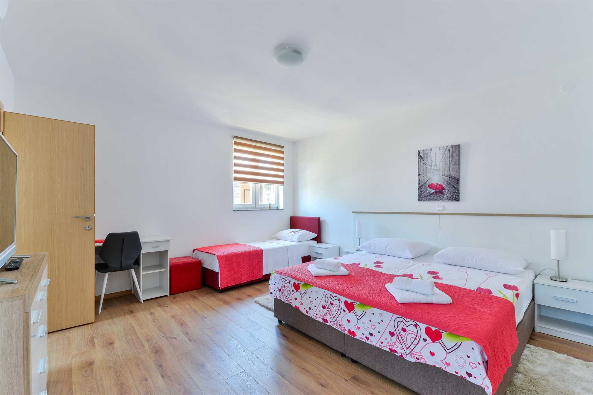 200 m from beach | modern apartment for 4-6 persons | air conditioning, WiFi, BBQ