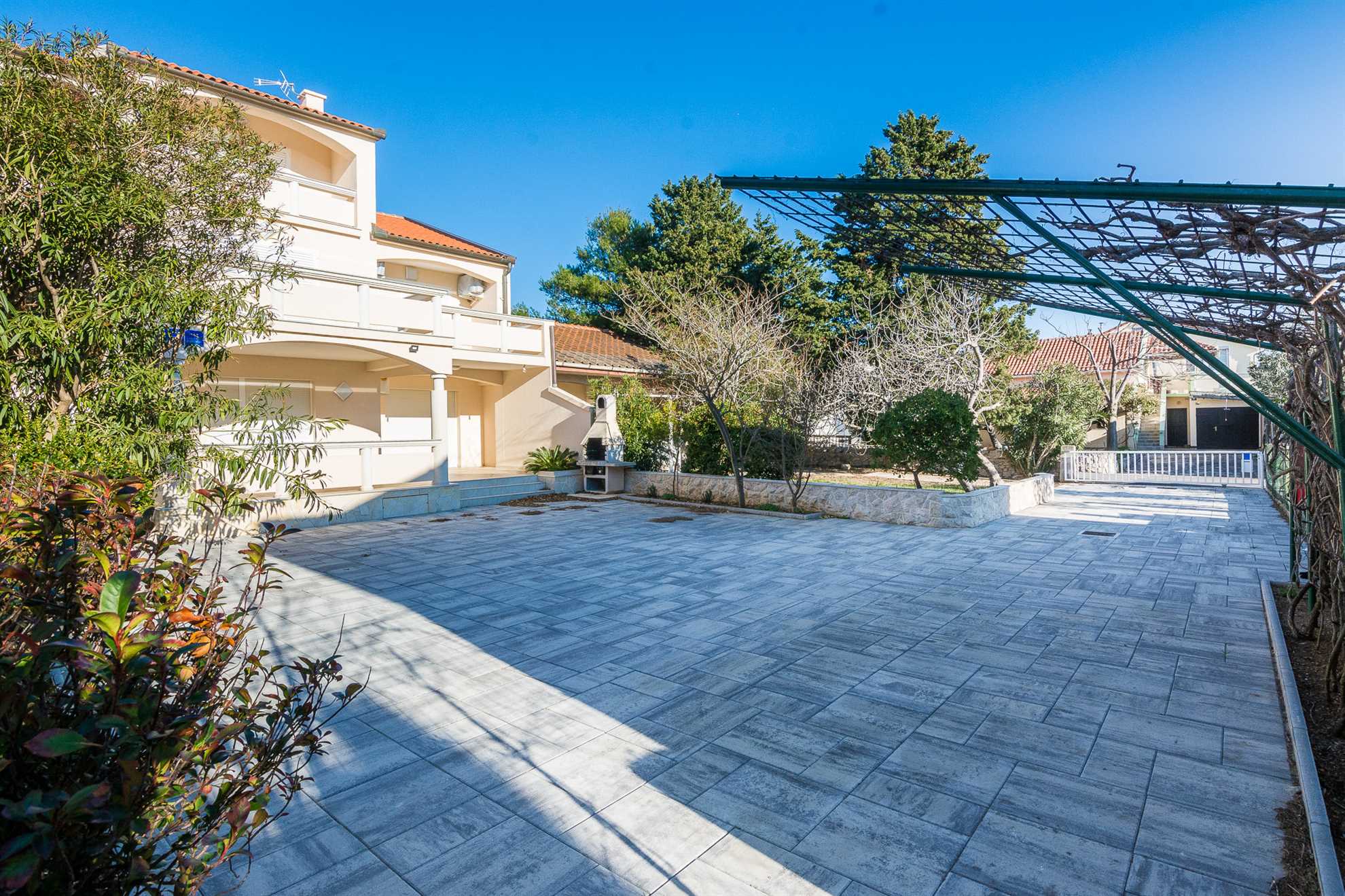 Apartment with sea view | 200m from beach | ideal for 2-4 persons