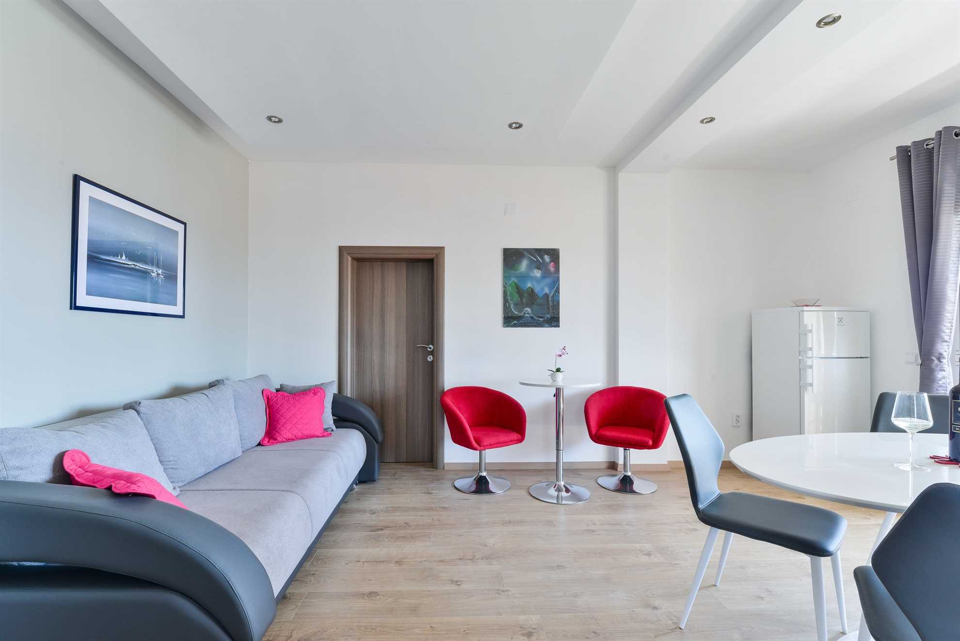 Apartment with sea view | 200m from beach | ideal for 2-4 persons