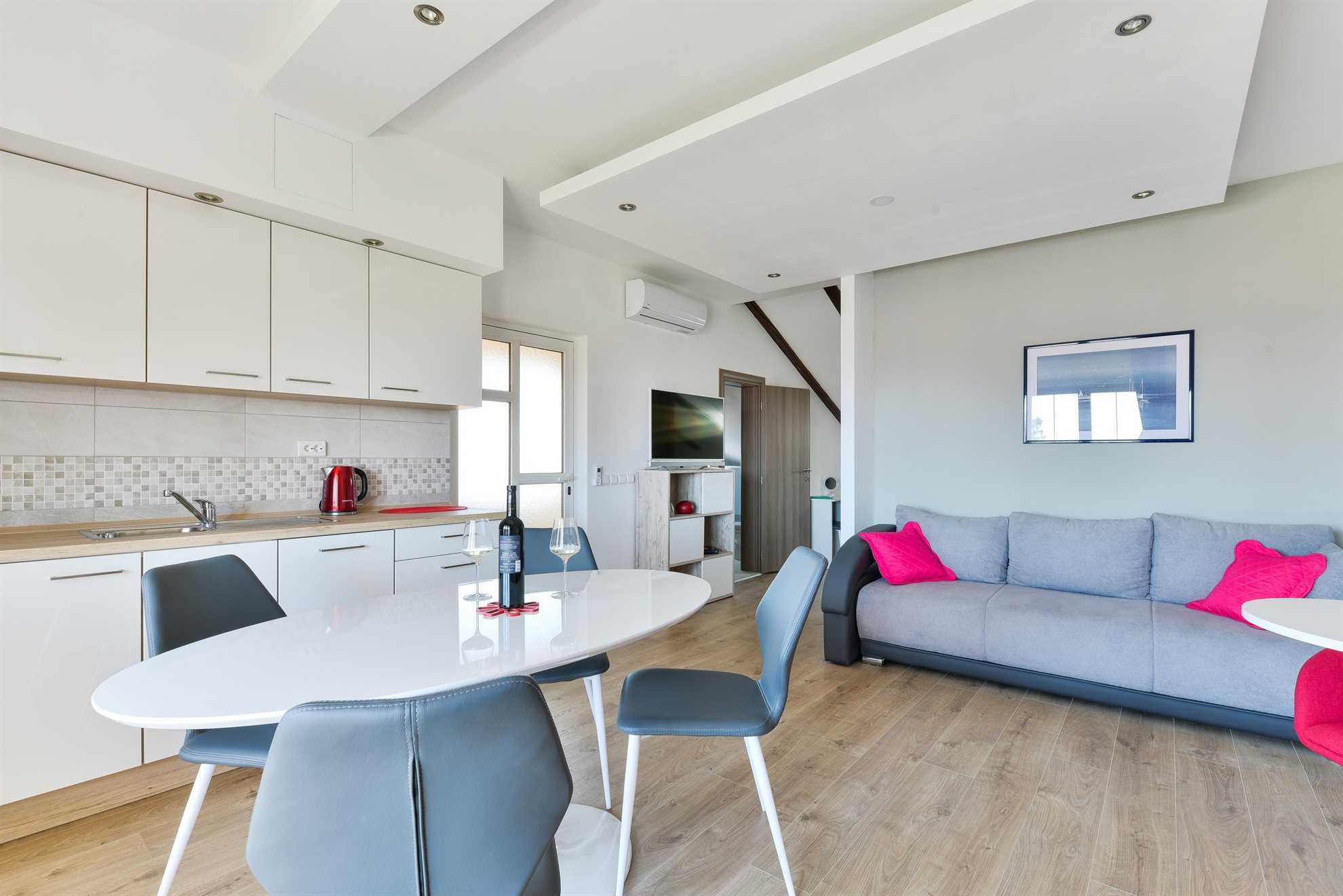 Apartment with sea view | 200m from beach | ideal for 2-4 persons
