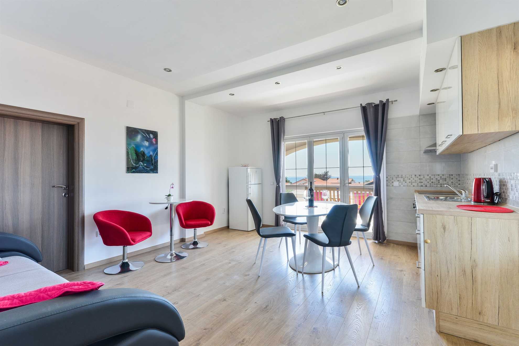 Apartment with sea view | 200m from beach | ideal for 2-4 persons