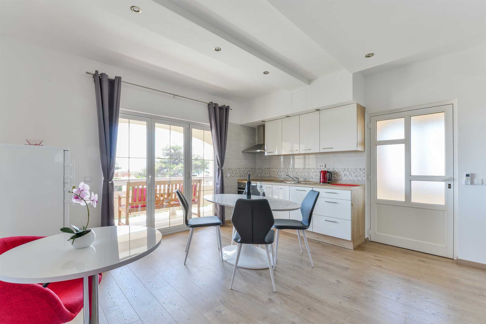 Apartment with sea view | 200m from beach | ideal for 2-4 persons