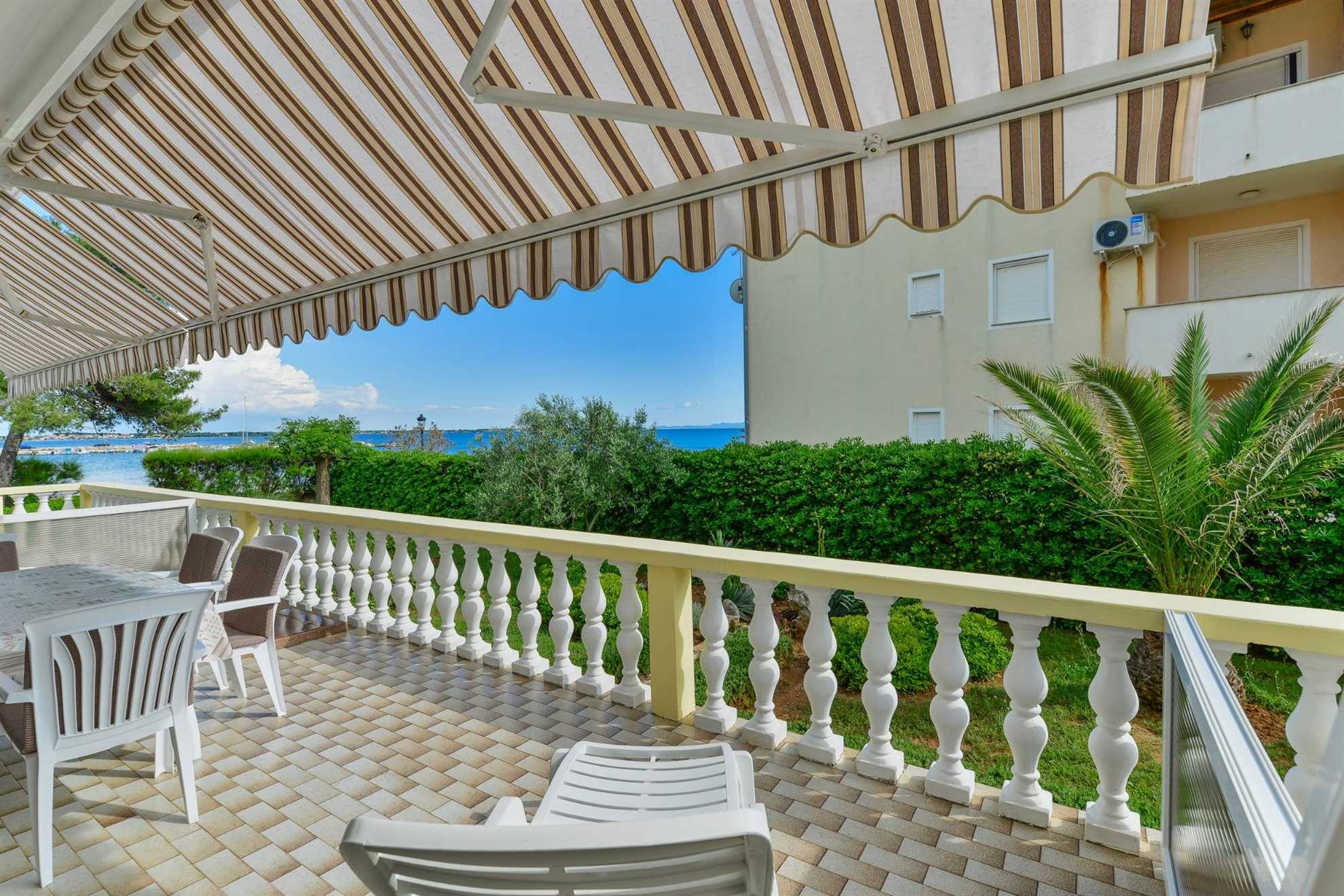Apartman za dvije osobe | samo 20 m od plaže | roštilj, klima, internet