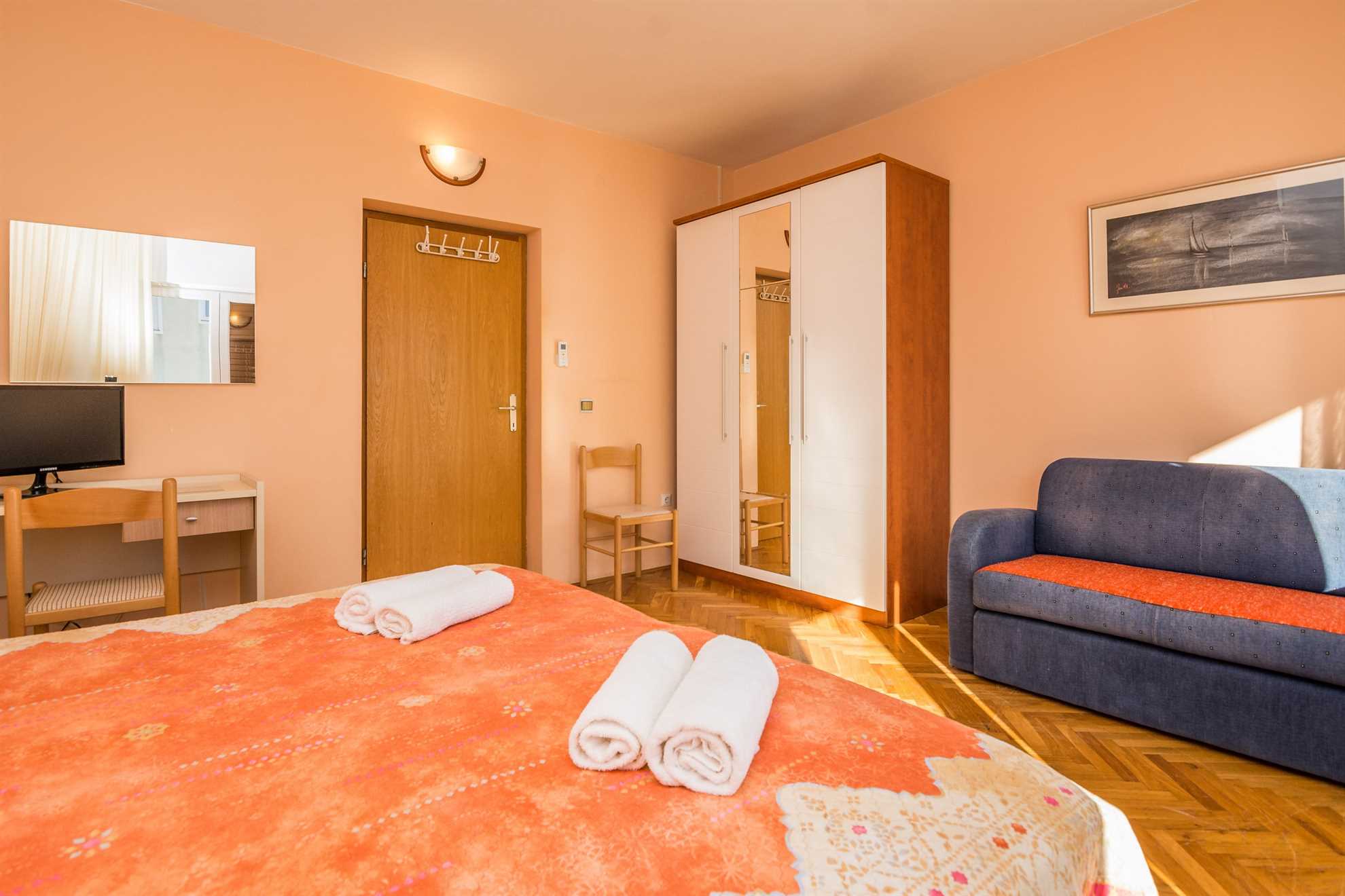 Directly on beach | roofed and furnished balcony | for 4 persons