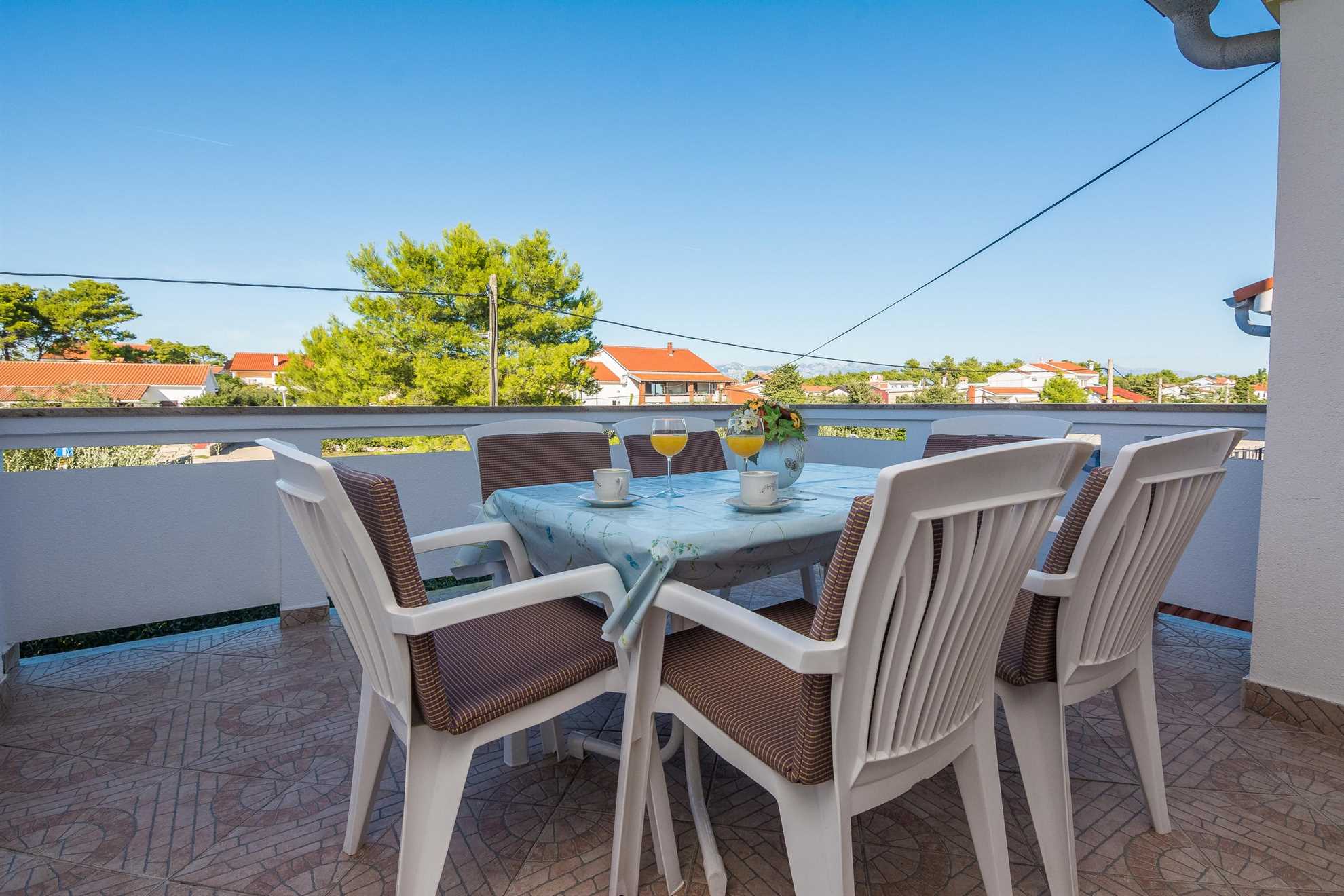 Directly on beach | roofed and furnished balcony | for 4 persons