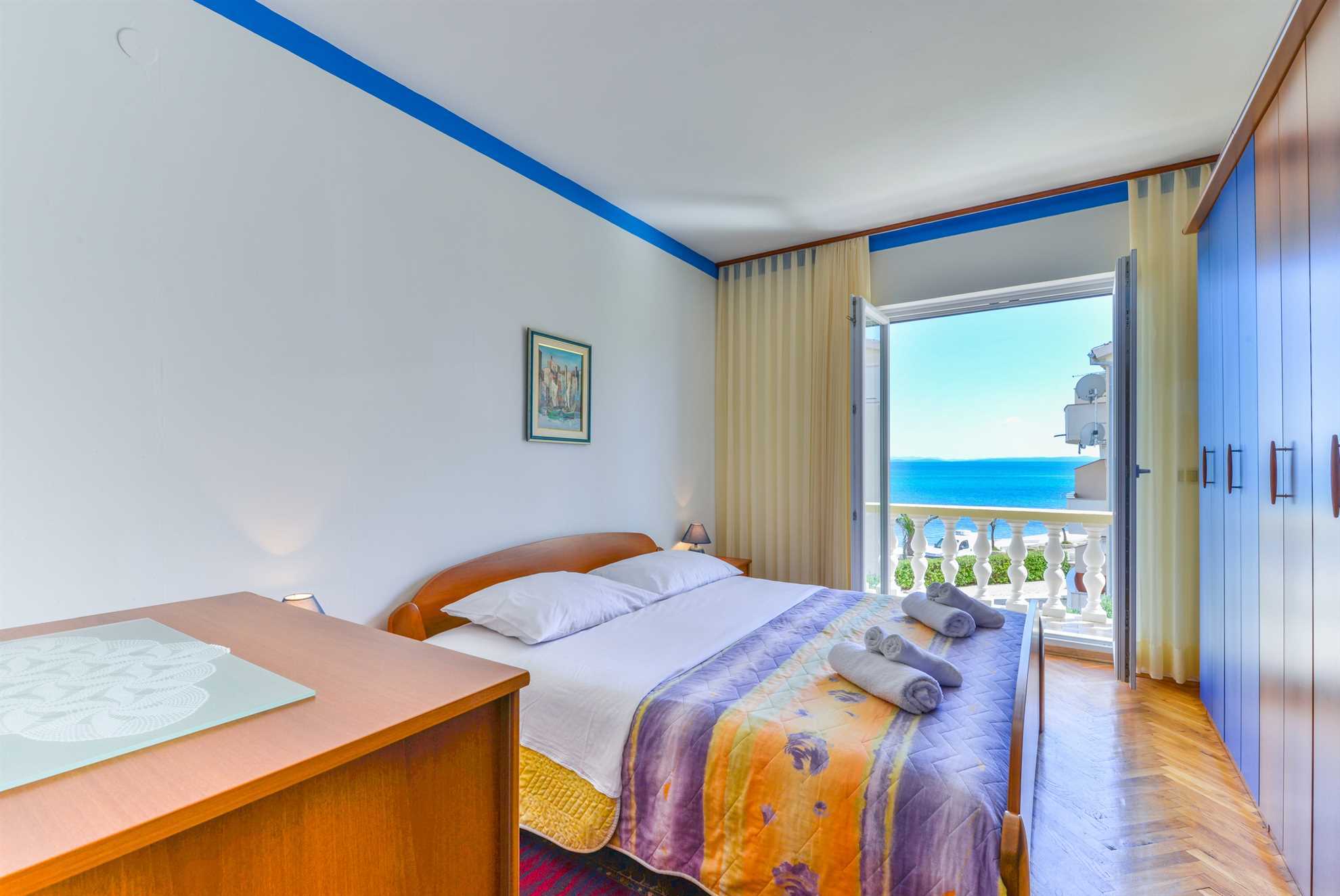 Fully equipped apartment | just 20 m from beach | ideal for 2-4 persons