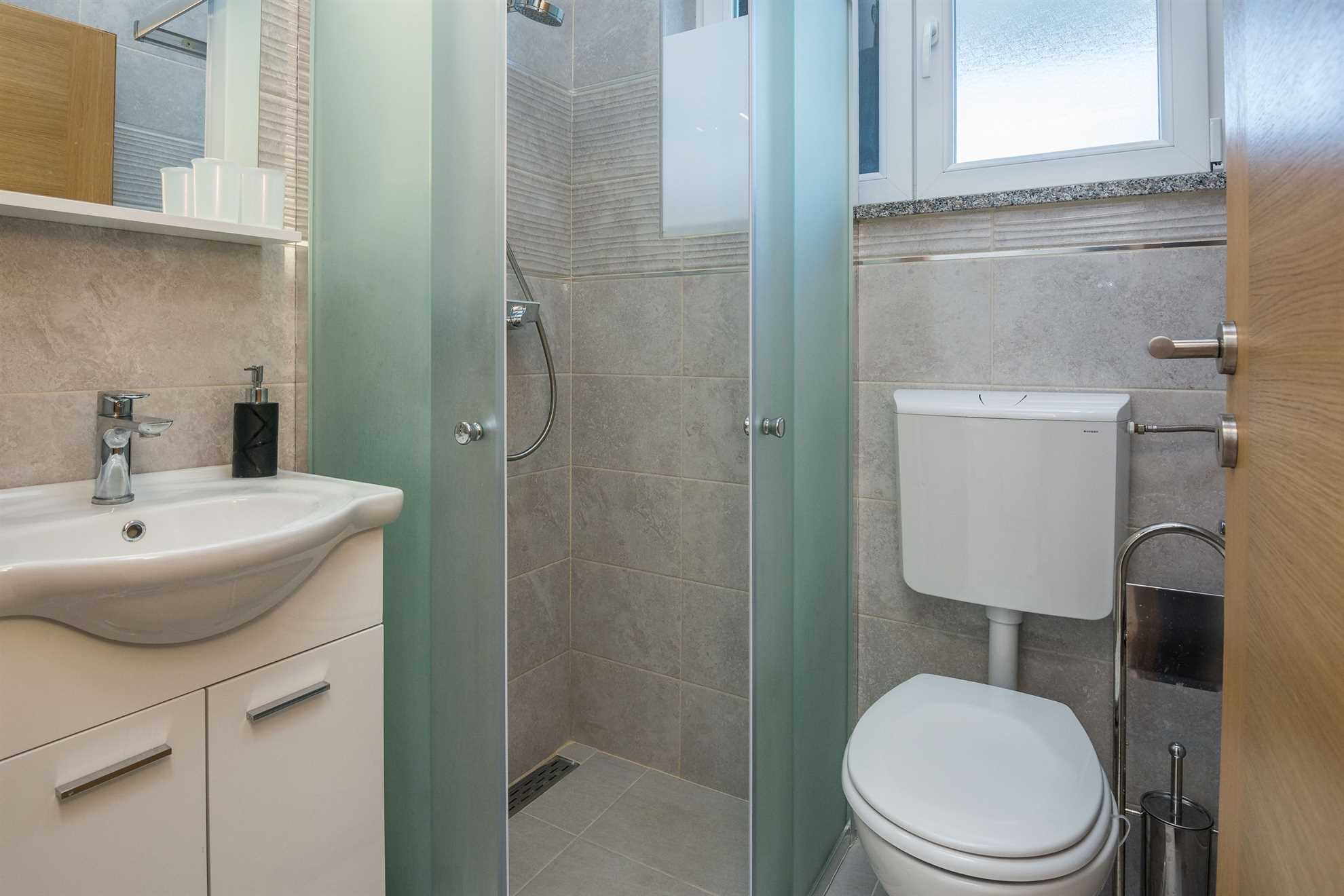 Fully equipped apartment | just 20 m from beach | ideal for 2-4 persons