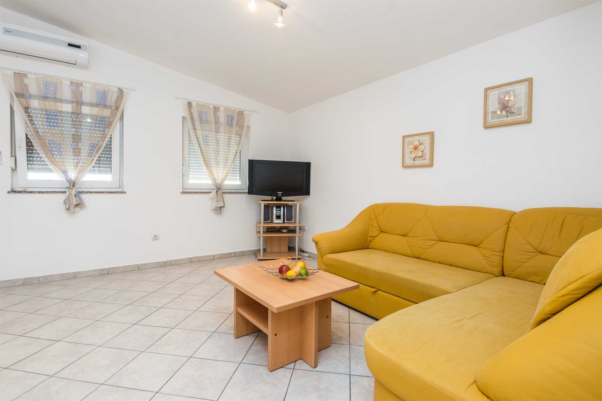 Apartment with sea view | just 70 m from beach | for 4 persons