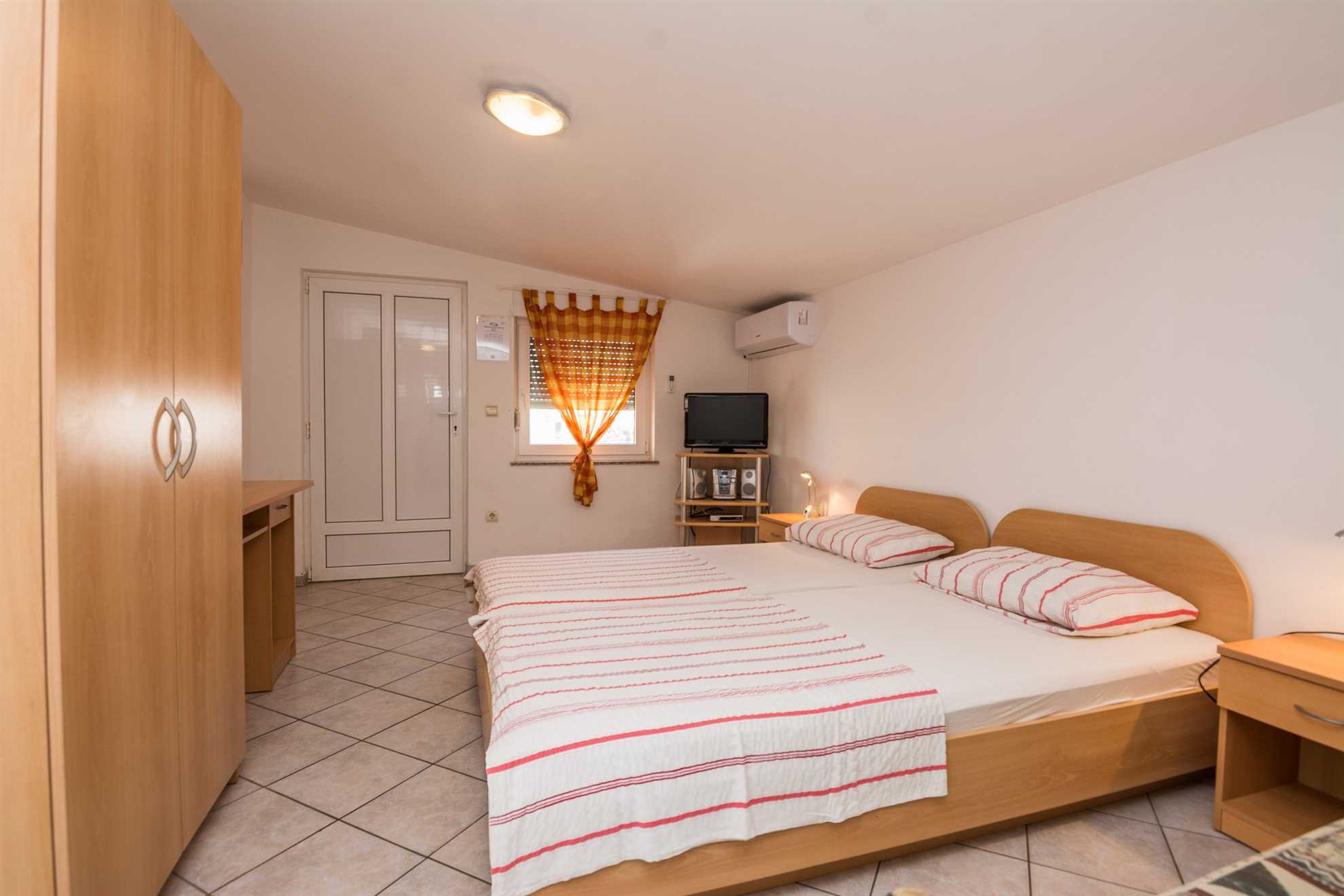 Studio apartment for 2 persons | with sea view | just 70 m from beach