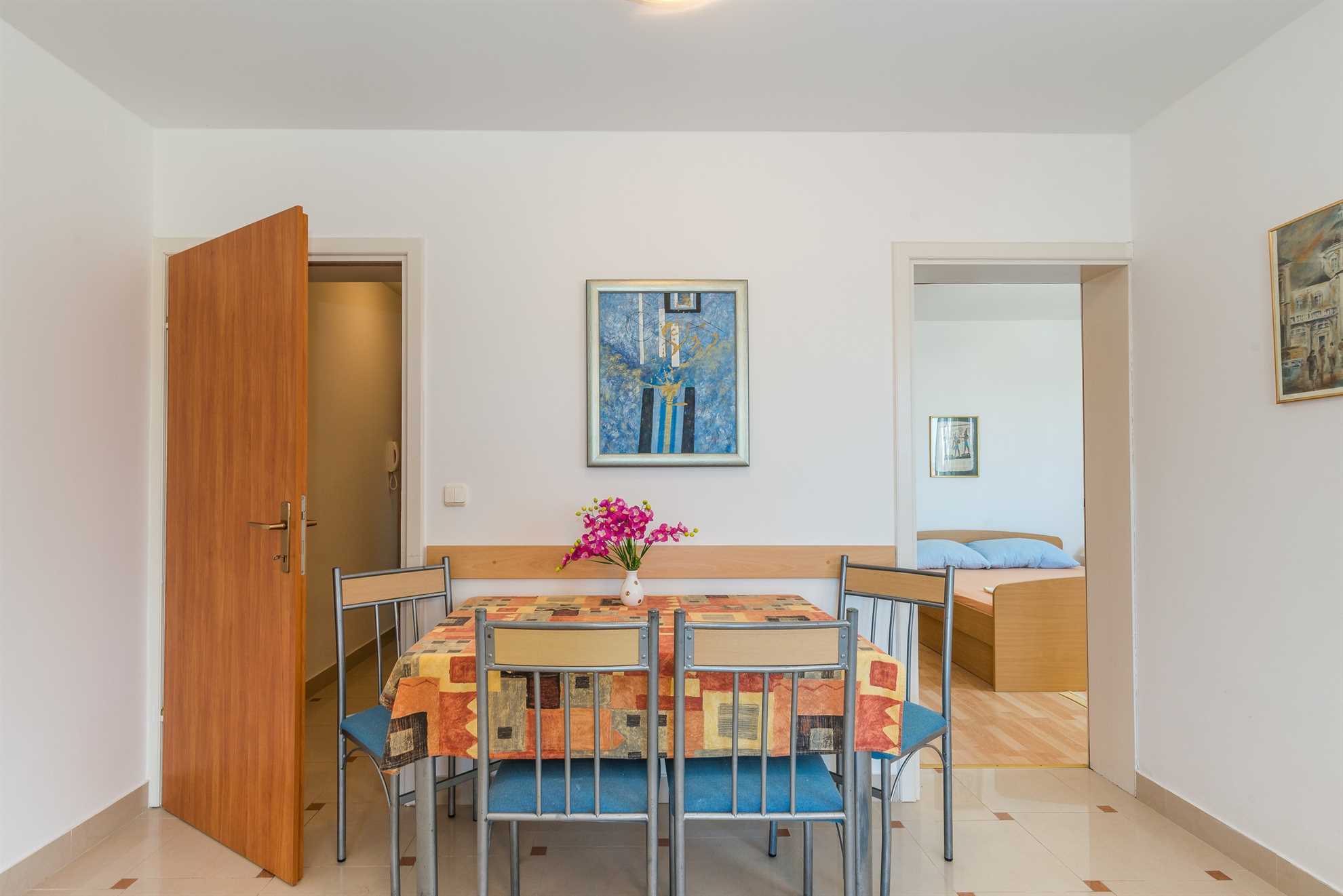 Just 70 m from the beach | apartment for 2-4 persons | with sea view