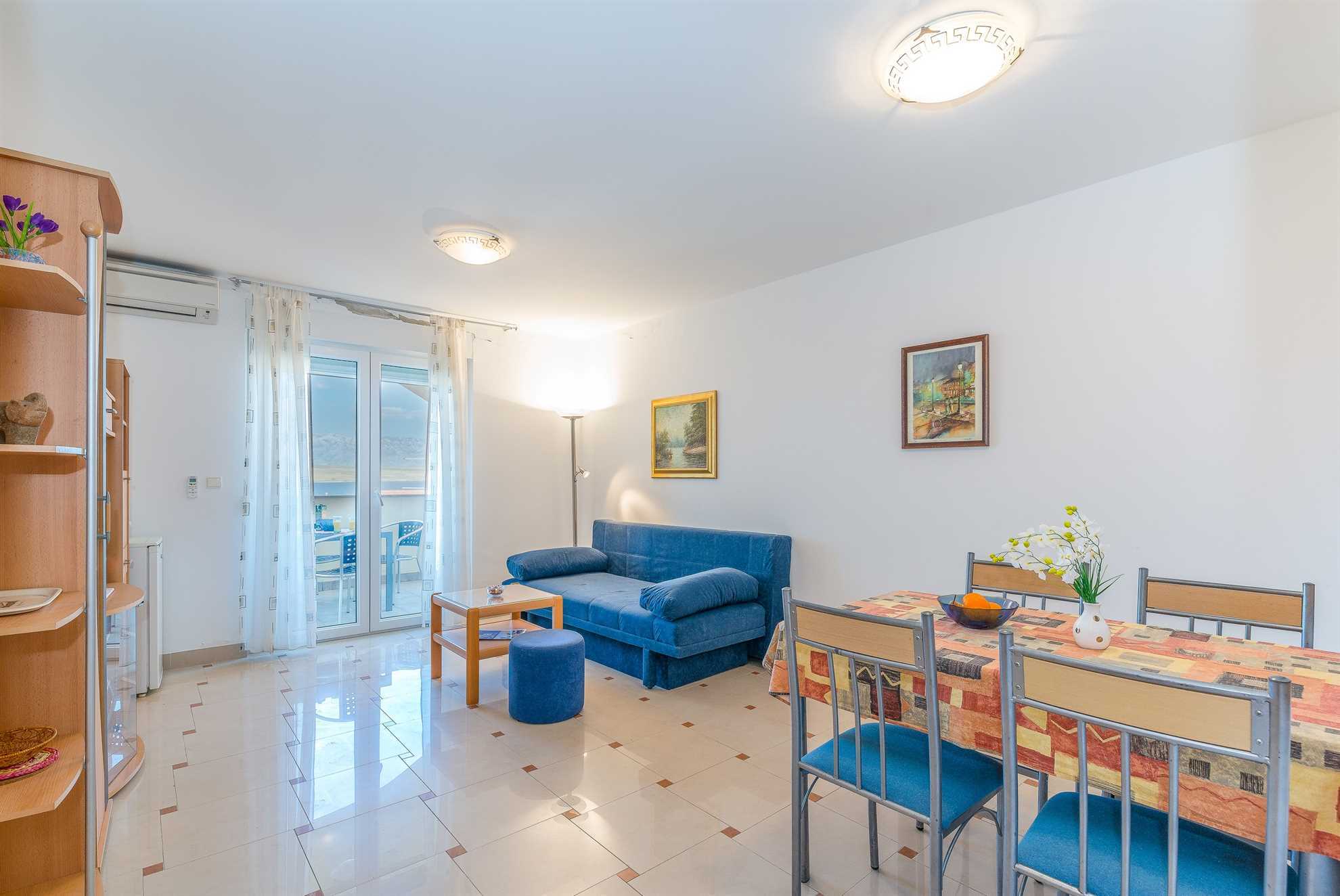 Apartment just 70 m from beach | sea view | air conditioning, WiFi, satellite TV, BBQ