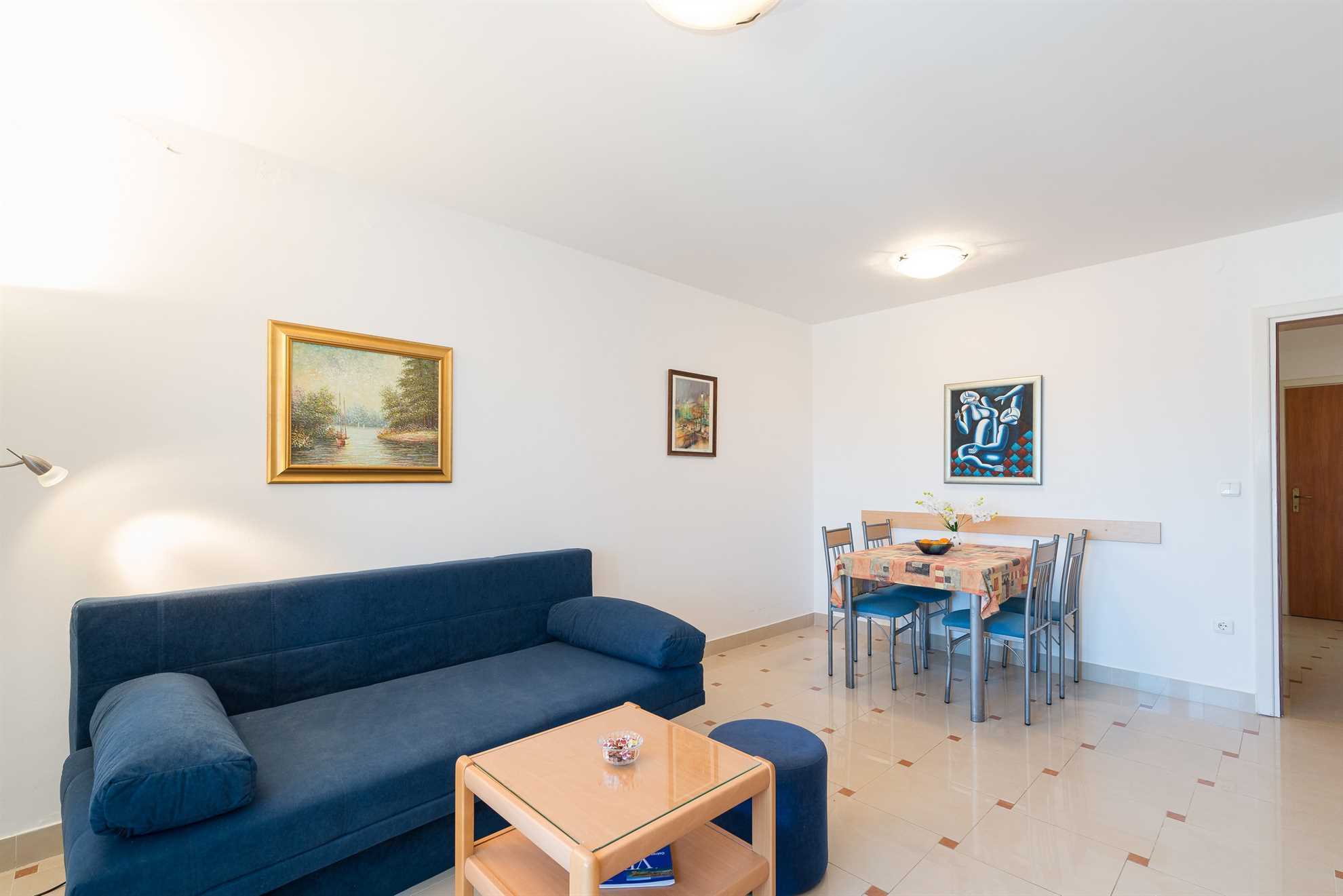 Apartment just 70 m from beach | sea view | air conditioning, WiFi, satellite TV, BBQ