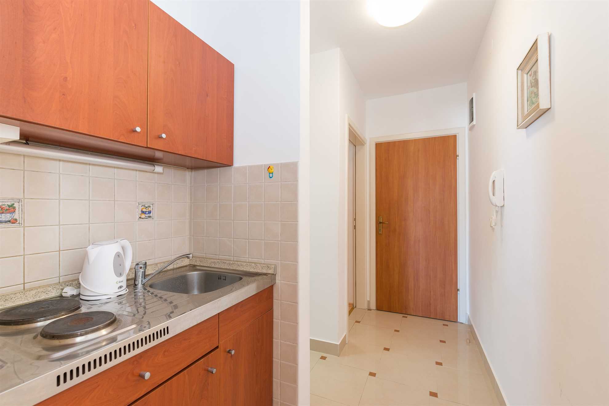 Apartment just 70 m from beach | sea view | air conditioning, WiFi, satellite TV, BBQ
