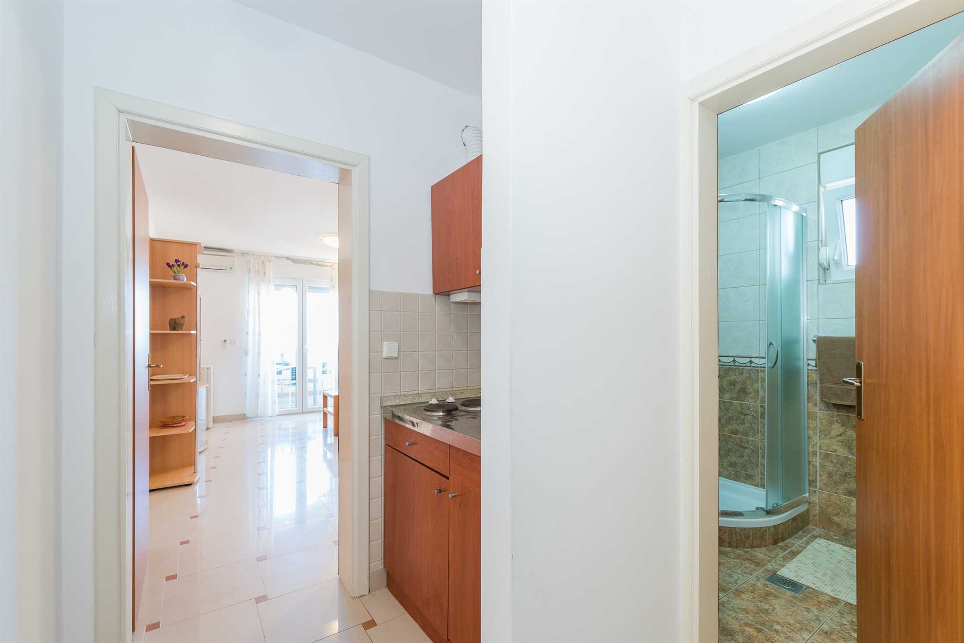 Apartment just 70 m from beach | sea view | air conditioning, WiFi, satellite TV, BBQ