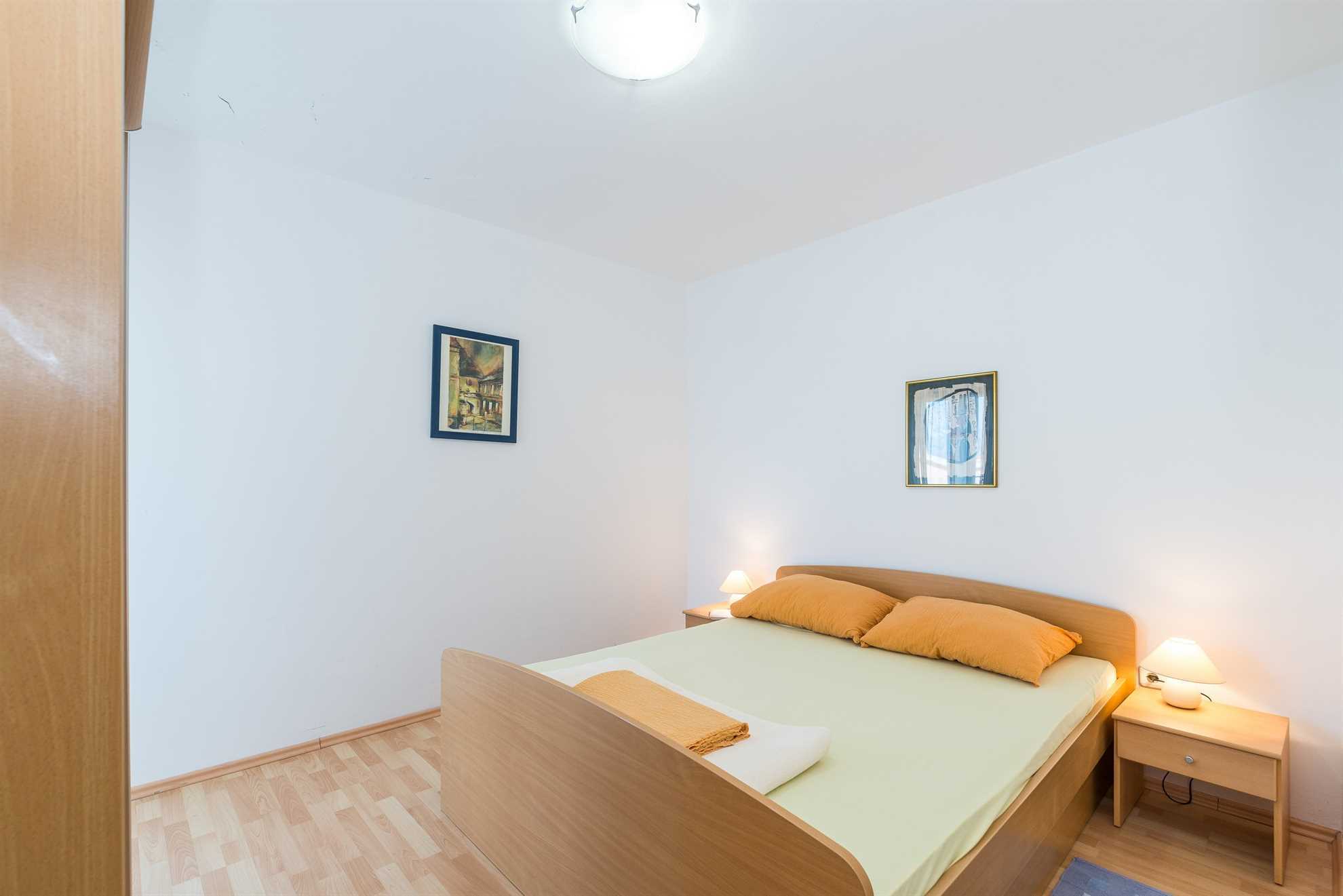 Apartment just 70 m from beach | sea view | air conditioning, WiFi, satellite TV, BBQ