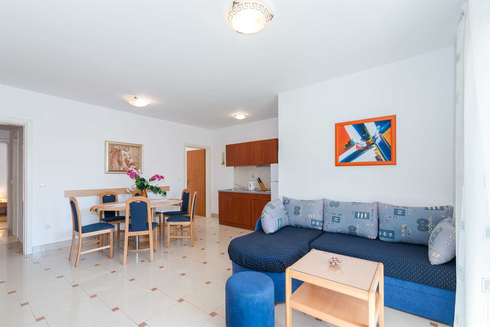 Apartment for 4-6 persons | just 70 m from beach | with sea view
