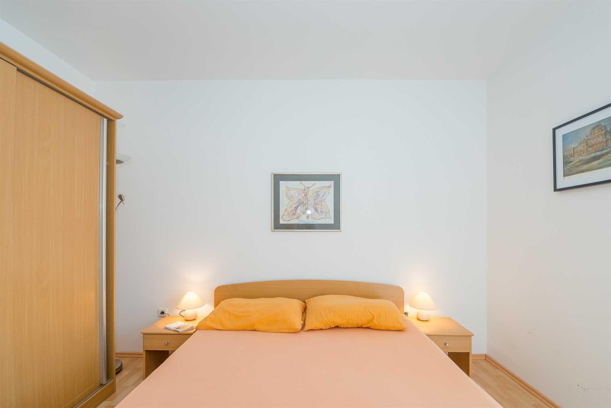Apartment for 4-6 persons | just 70 m from beach | with sea view