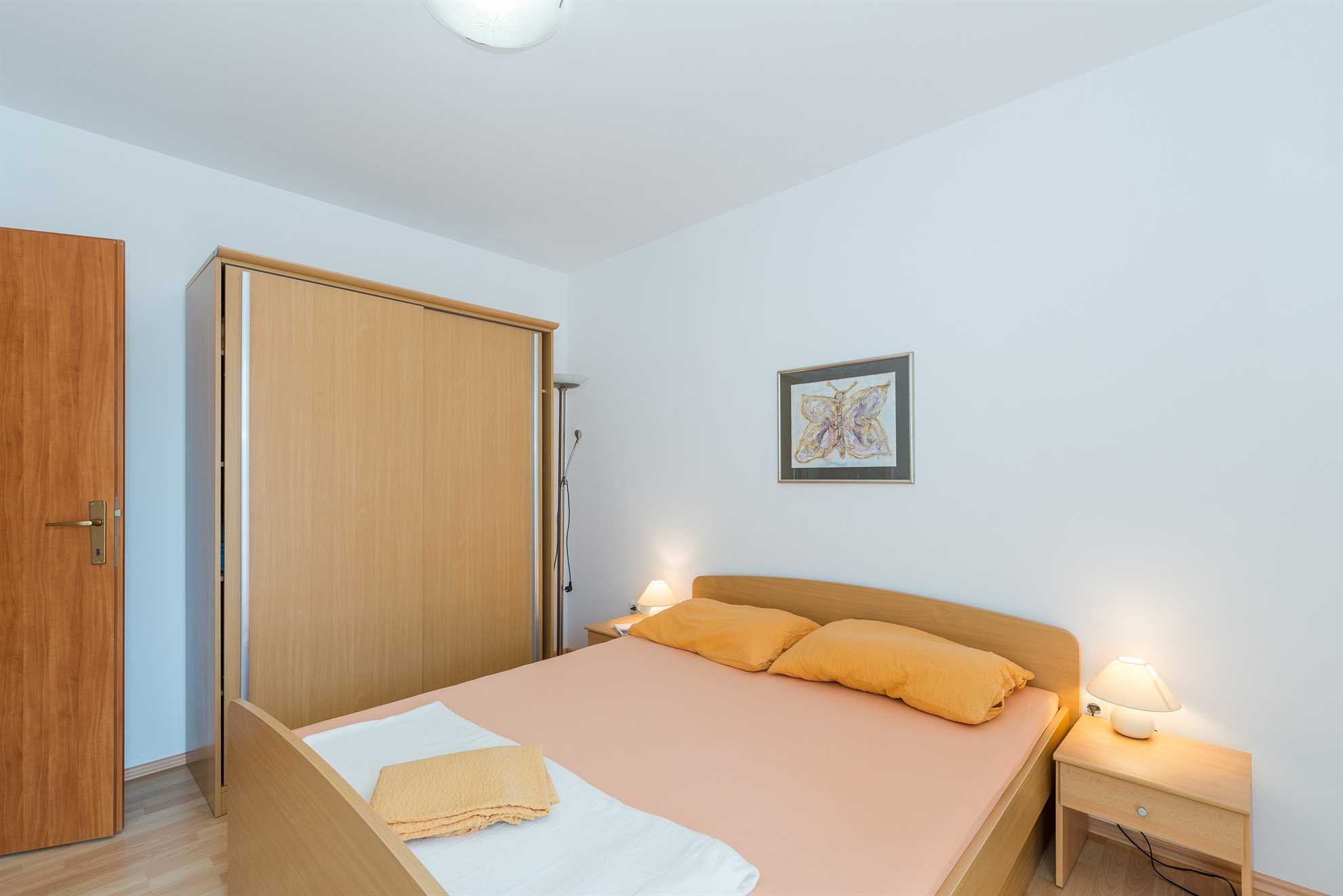 Apartment for 4-6 persons | just 70 m from beach | with sea view