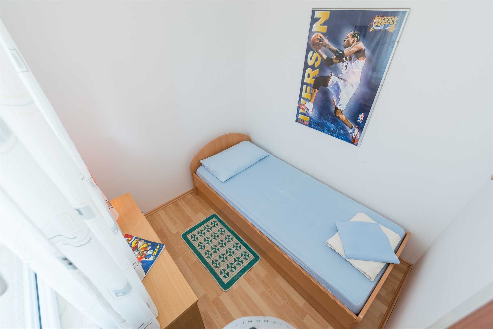 Apartment for 4-6 persons | just 70 m from beach | with sea view