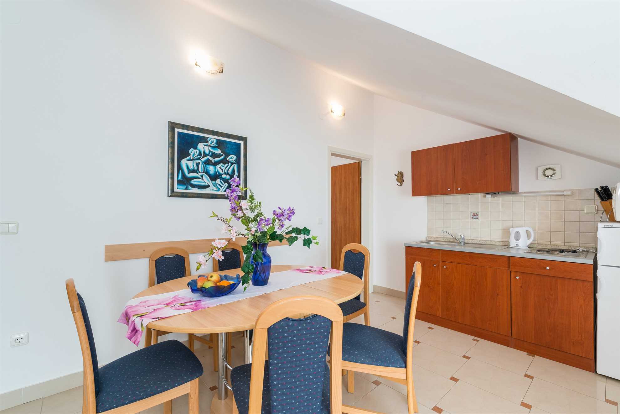 Apartment ideal for family | for 4-6 persons | with sea view | just 70 m from beach