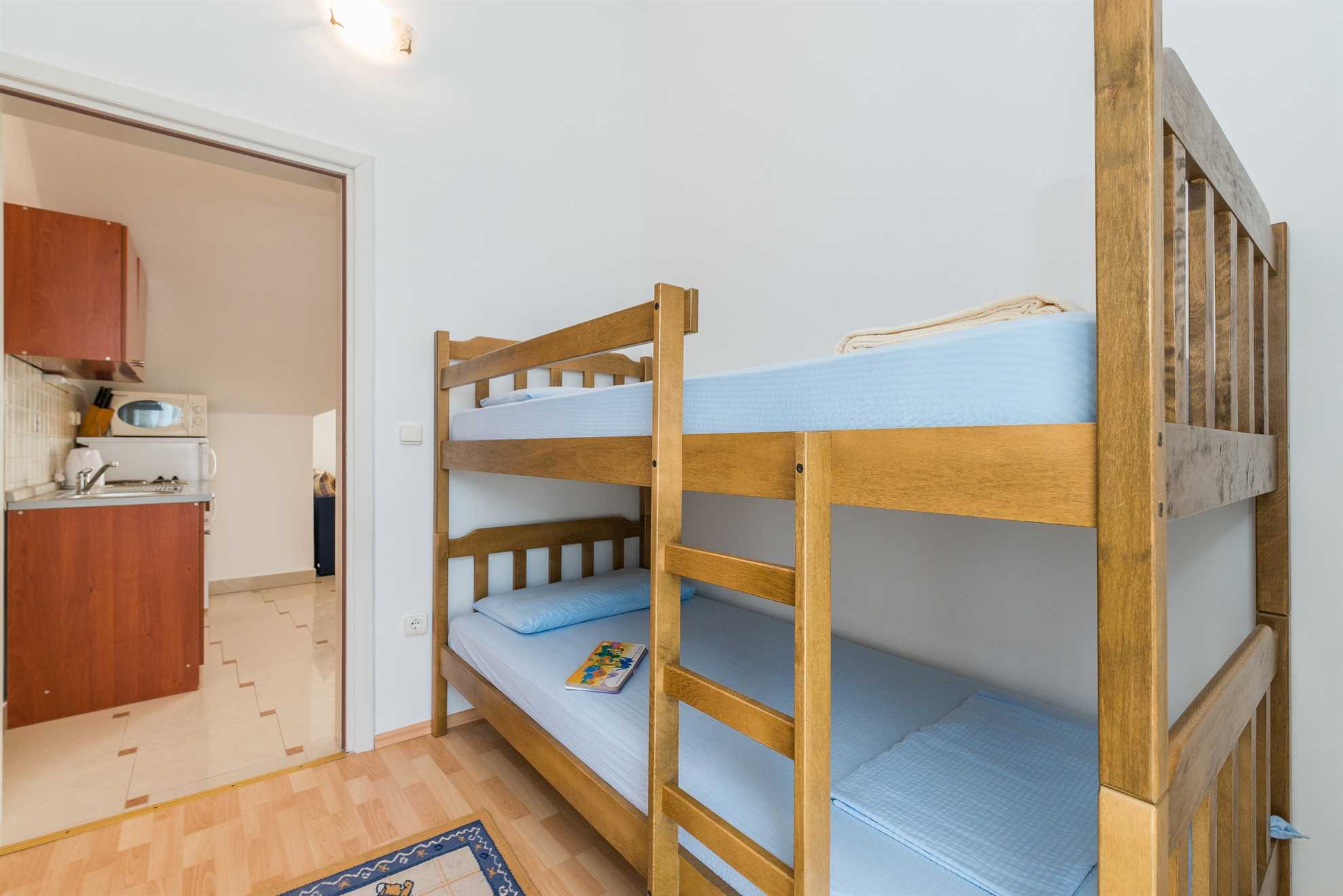 Apartment ideal for family | for 4-6 persons | with sea view | just 70 m from beach