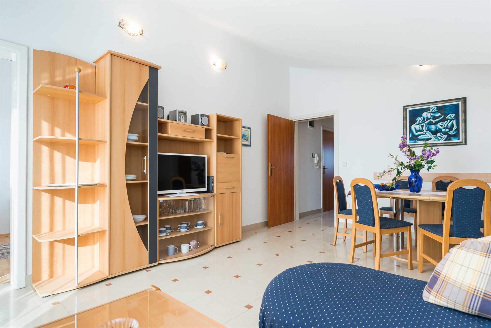 Apartment ideal for family | for 4-6 persons | with sea view | just 70 m from beach