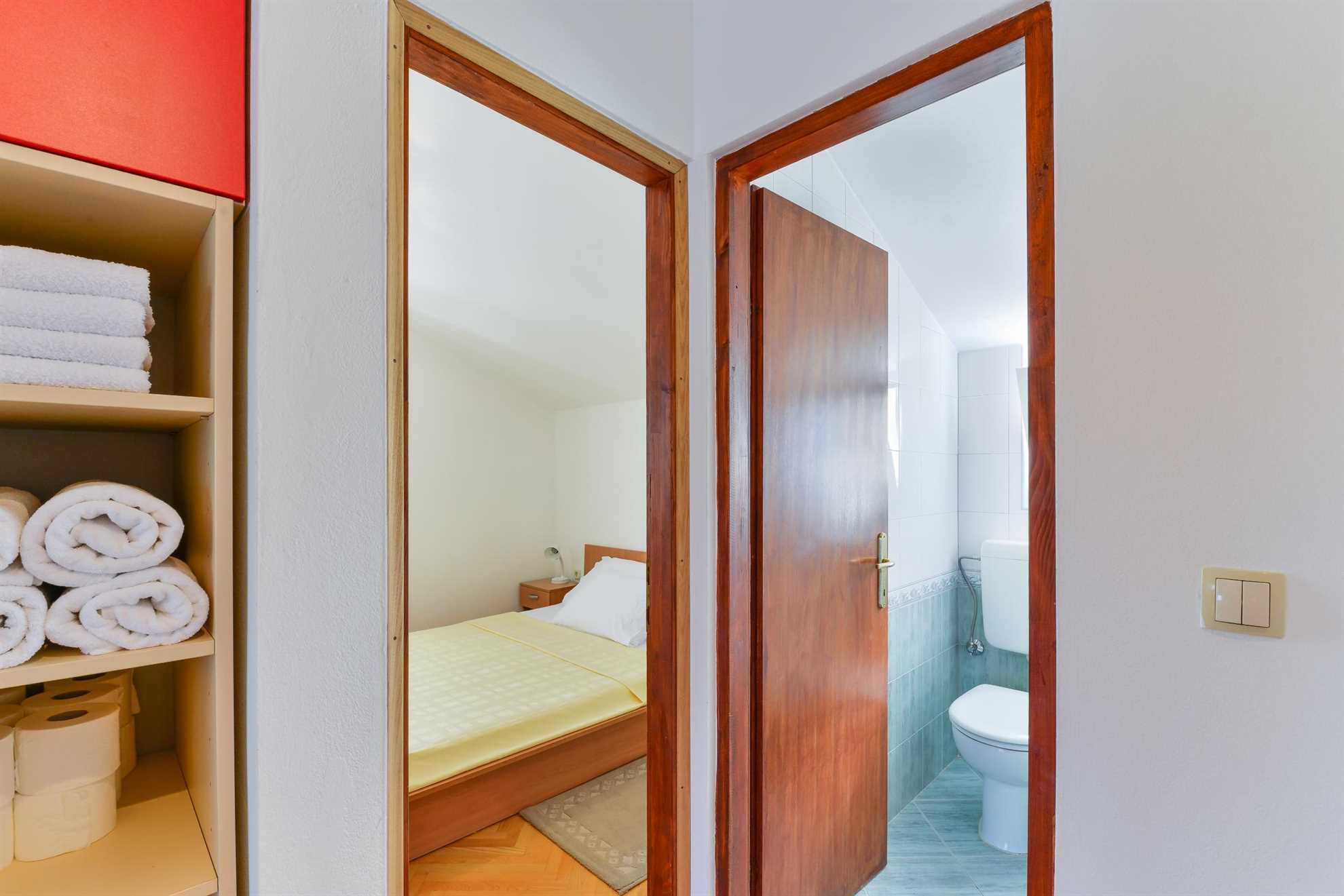 50 m from beach | Apartment with air conditioning and BBQ