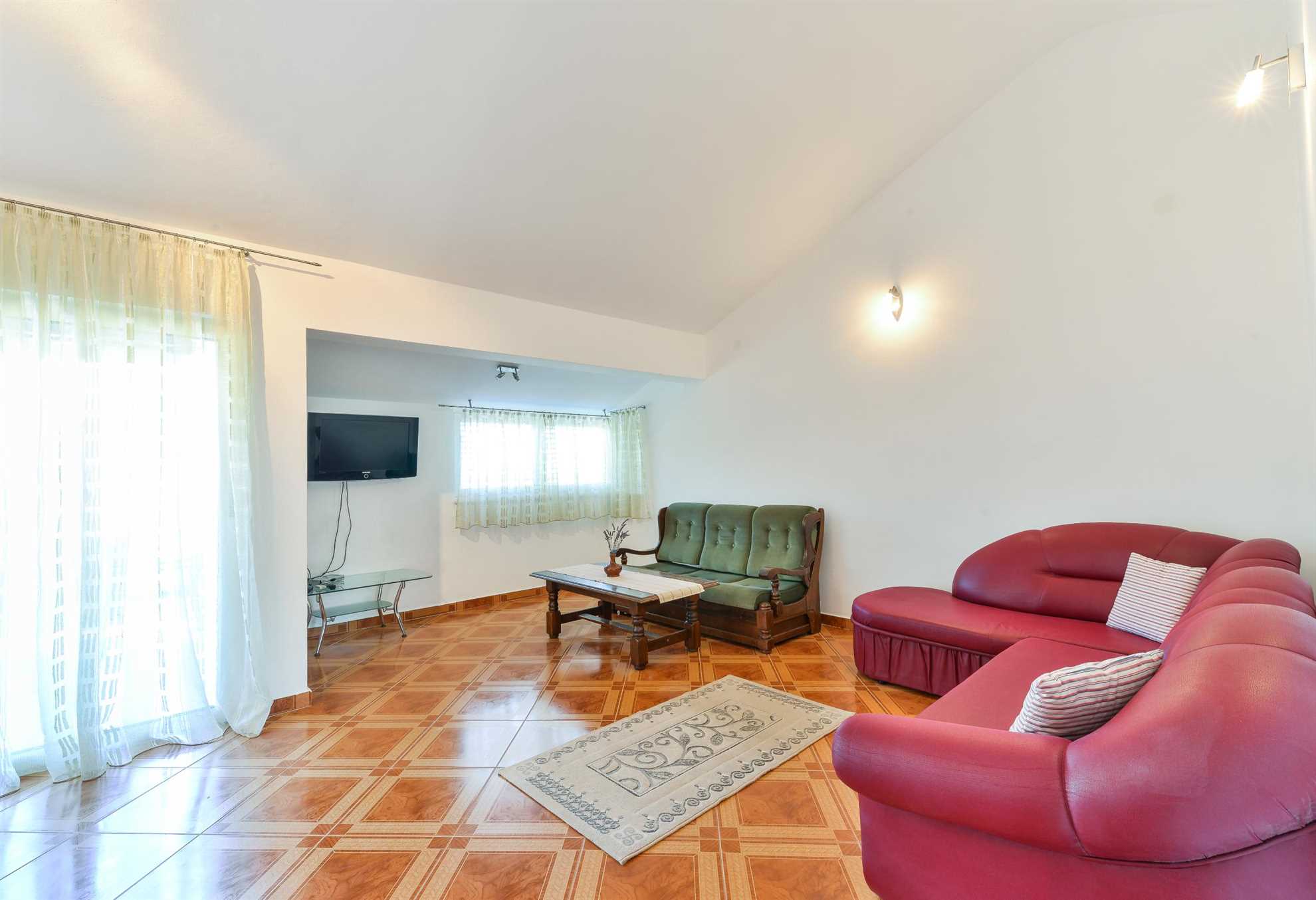 50 m from beach | Apartment with air conditioning and BBQ