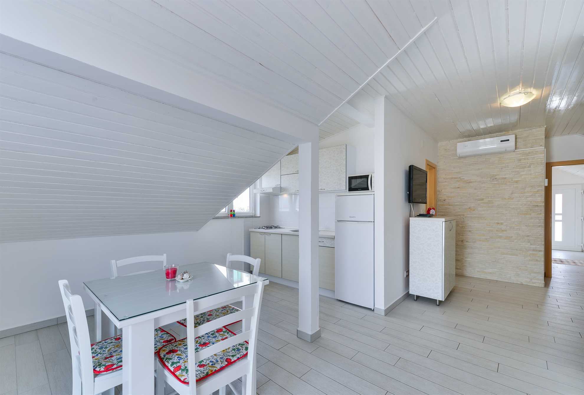 Apartman za 2-4 osobe | Roštilj, WiFi, klima | 100 m od plaže