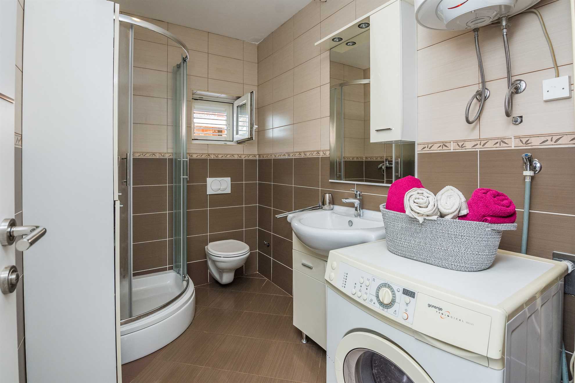 Apartment ideal for 2-4 per. | 200 m from the beach | Air conditioning, satellite tv, WiFi