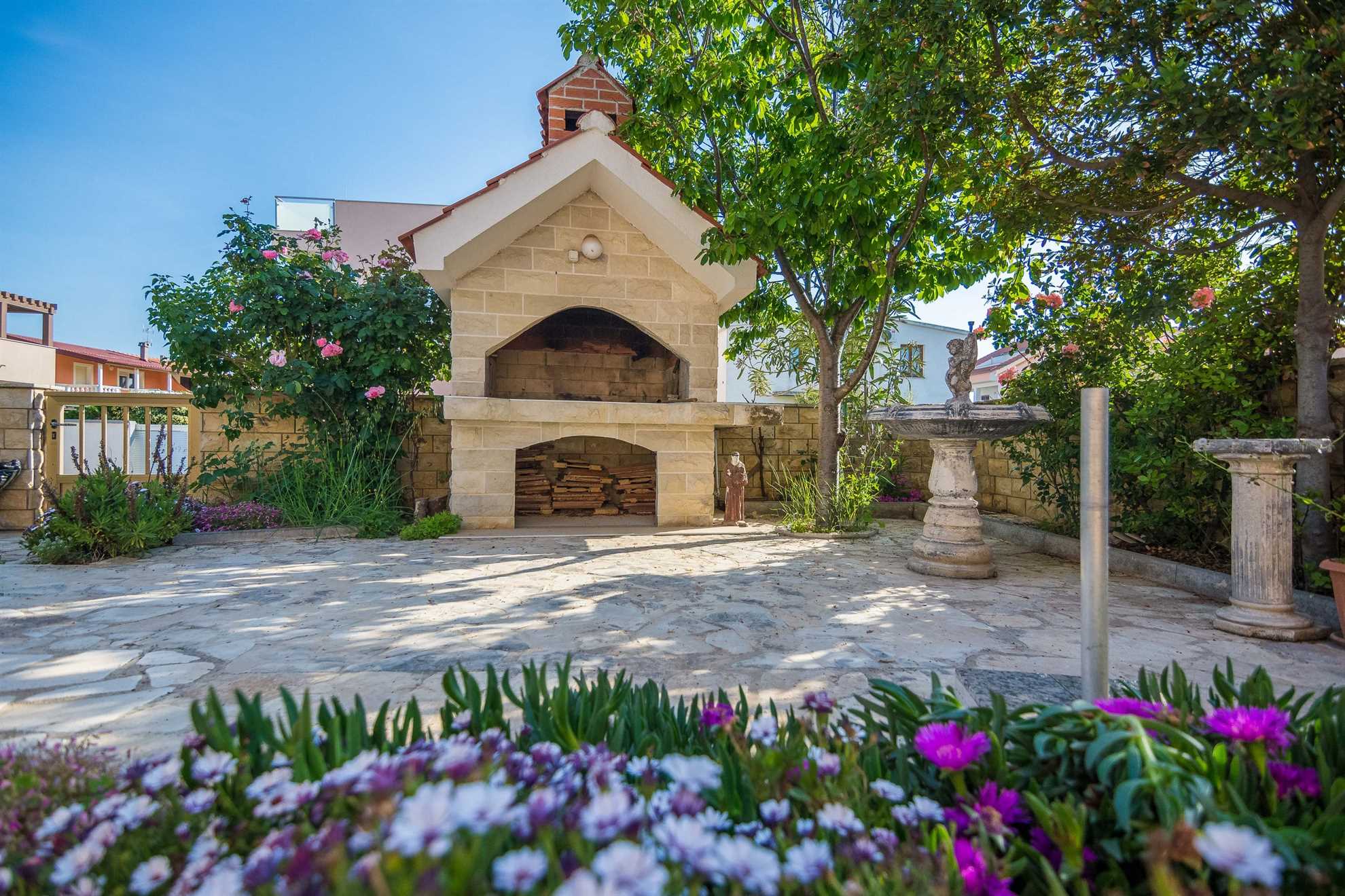Apartment ideal for 2-4 per. | 200 m from the beach | Air conditioning, satellite tv, WiFi