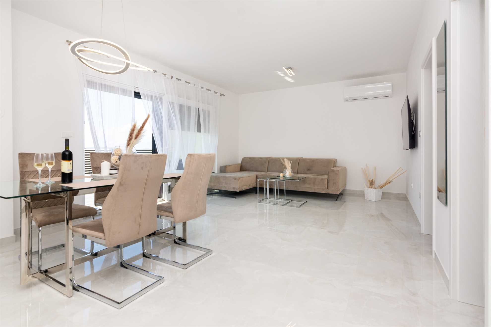 4 stars | Ideal for 4-5 persons  |Luxorious apartment