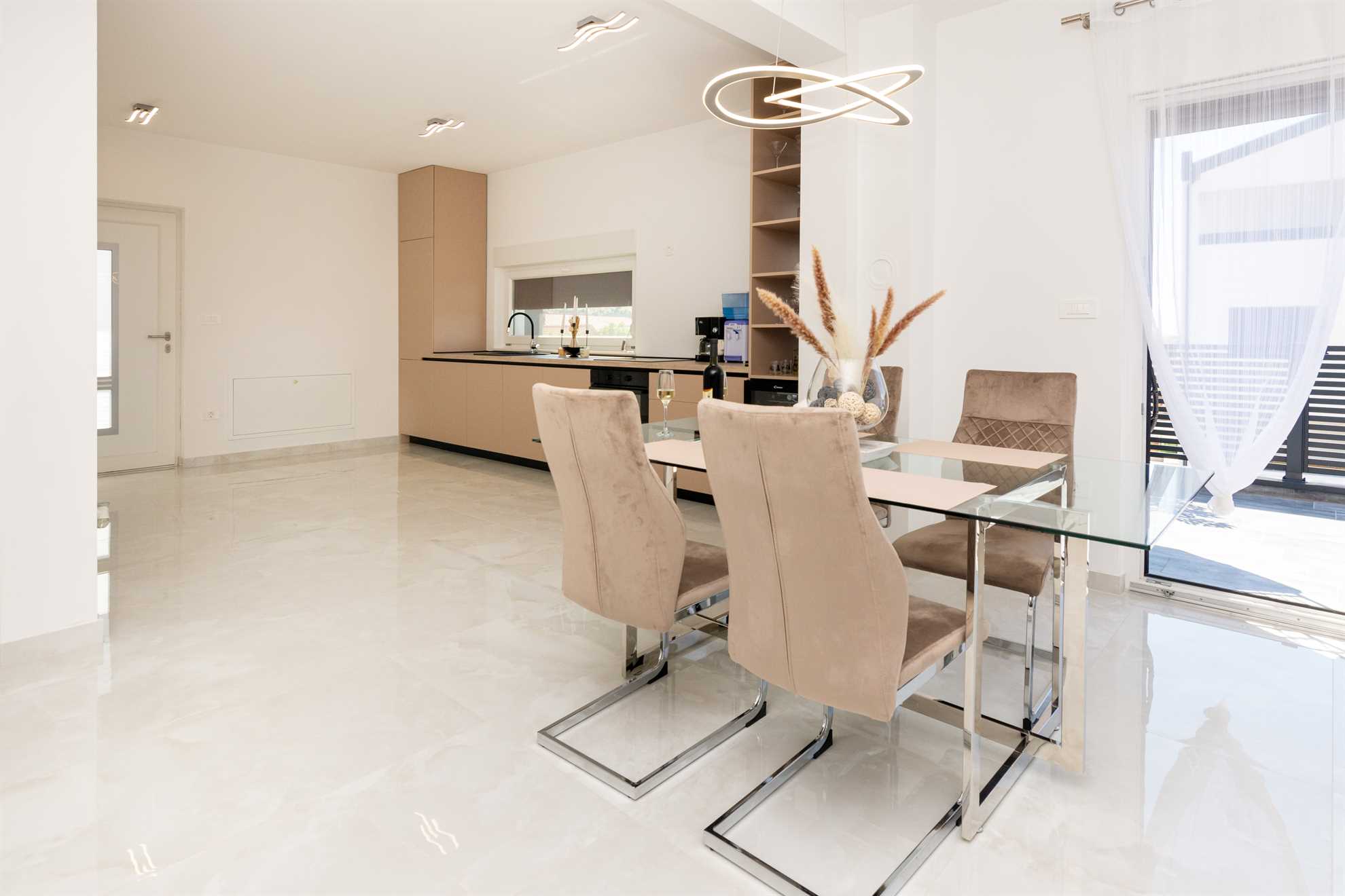 4 stars | Ideal for 4-5 persons  |Luxorious apartment