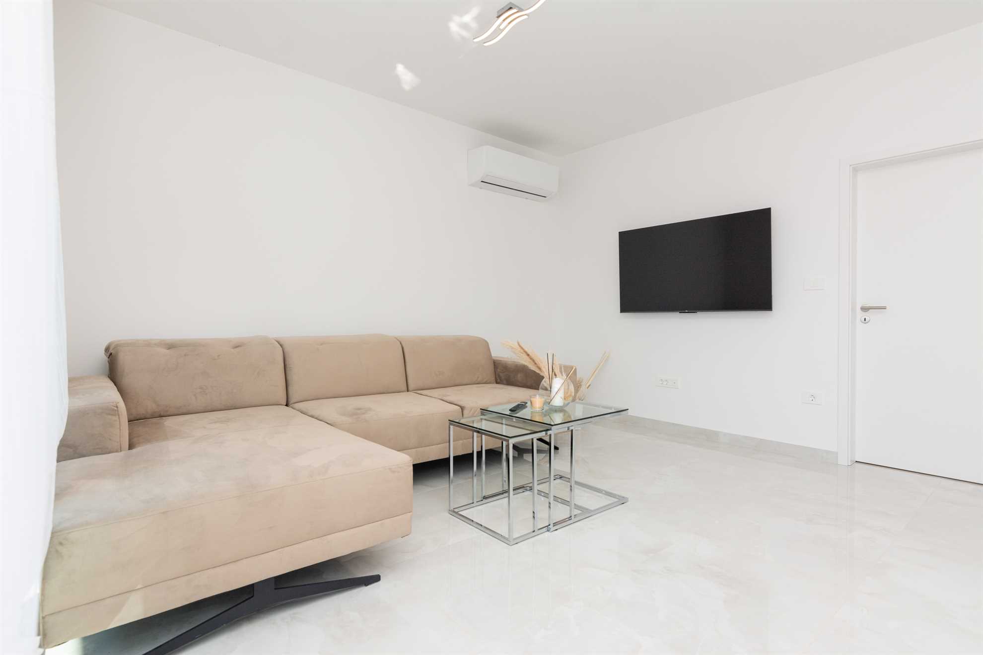 4 stars | Ideal for 4-5 persons  |Luxorious apartment