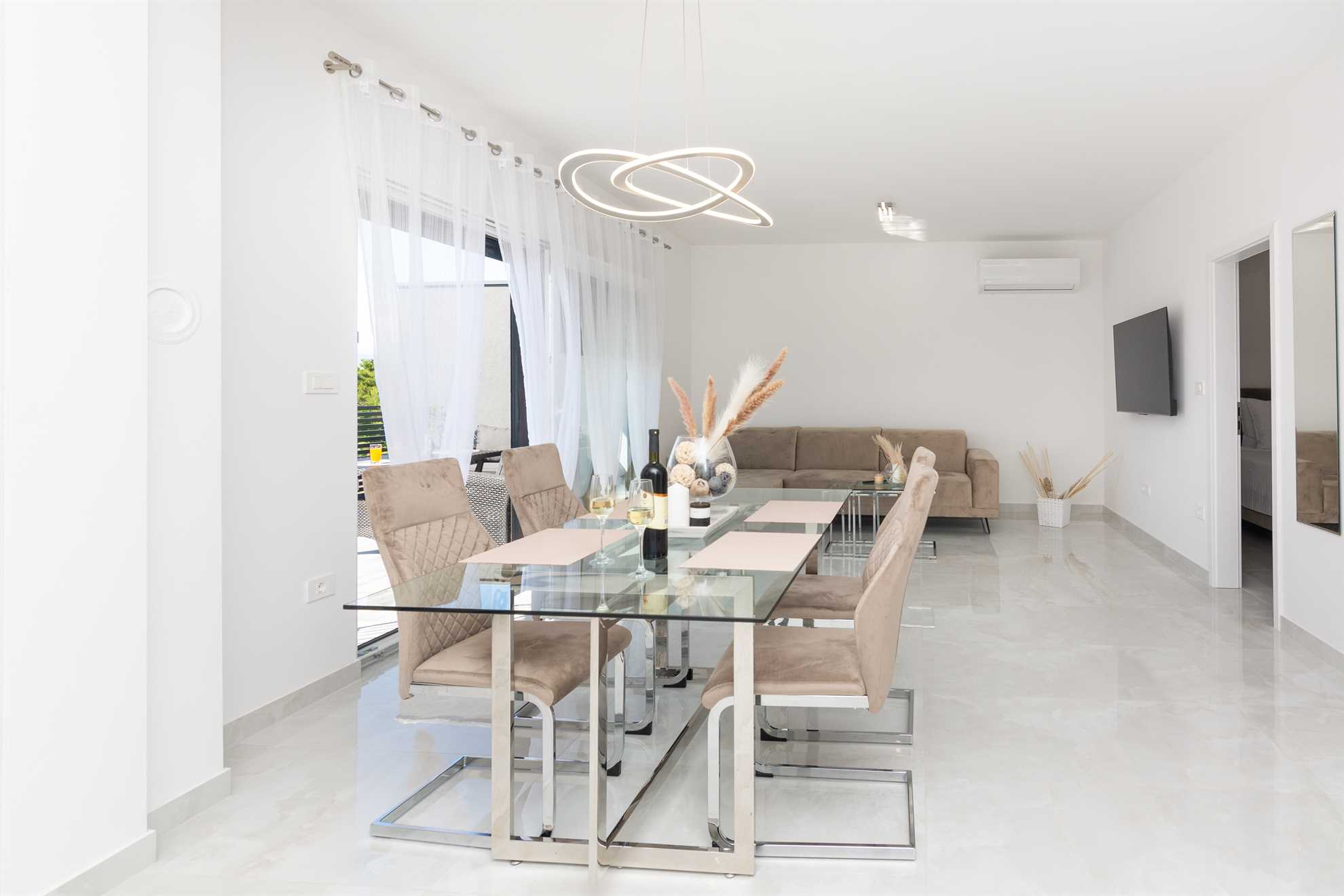 4 stars | Ideal for 4-5 persons  |Luxorious apartment