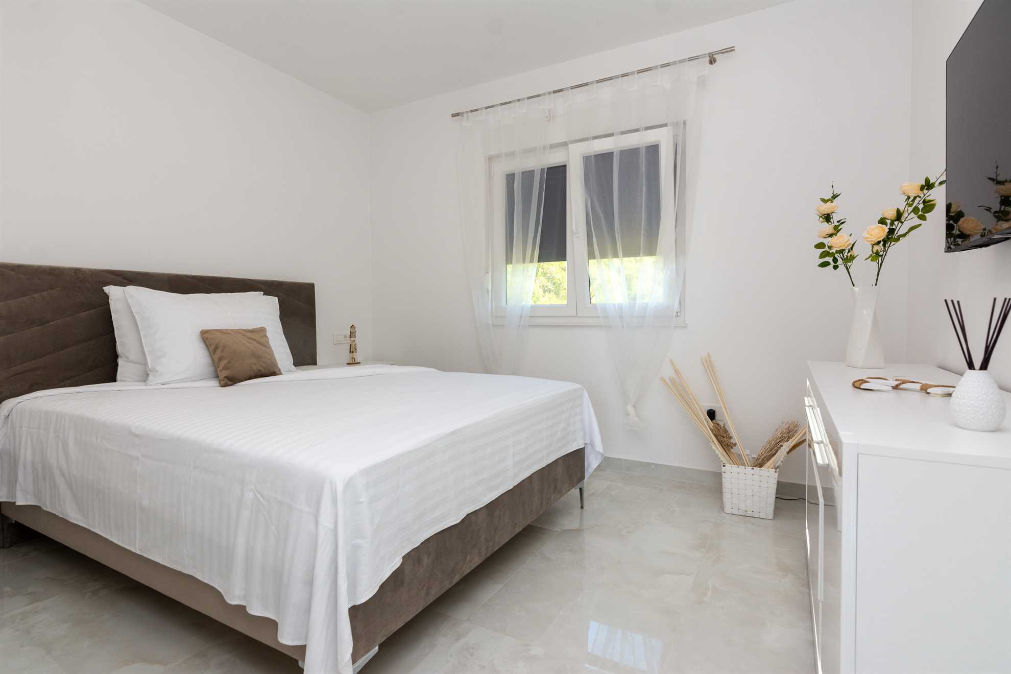 4 stars | Ideal for 4-5 persons  |Luxorious apartment