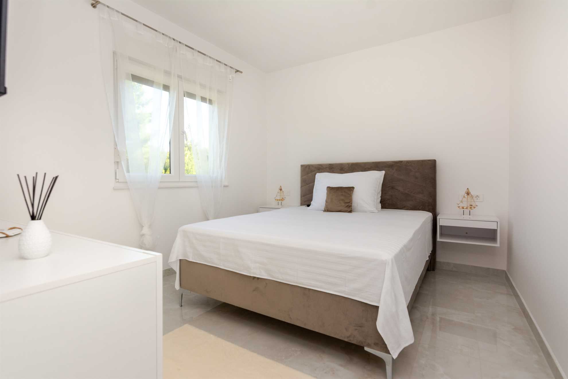 4 stars | Ideal for 4-5 persons  |Luxorious apartment