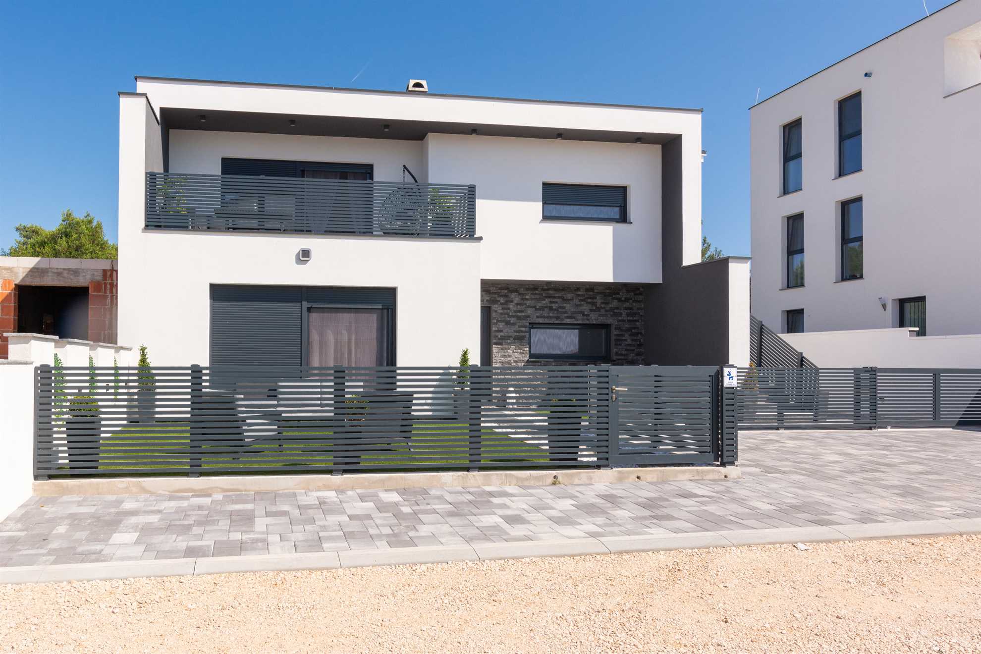 4 stars | Ideal for 4-5 persons  |Luxorious apartment