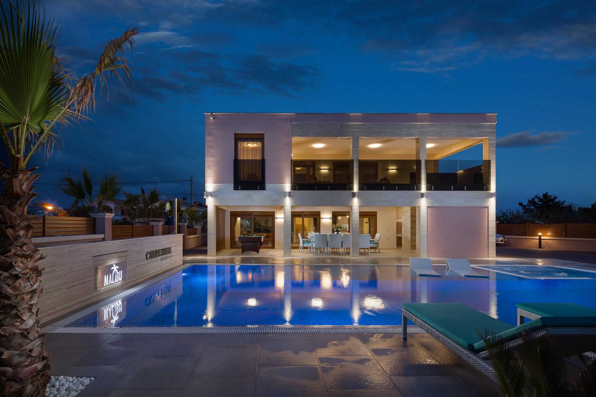 5 stars 250 m2 LUX Villa | pool, jacuzzi, sauna |  for 8-10 persons