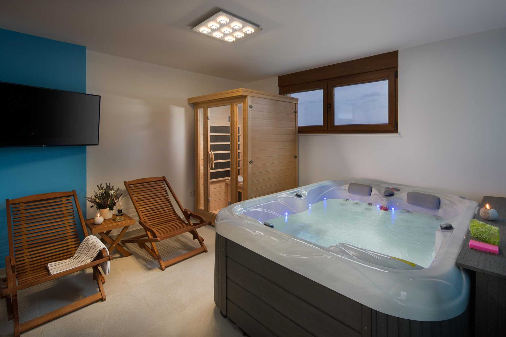 5 stars 250 m2 LUX Villa | pool, jacuzzi, sauna |  for 8-10 persons
