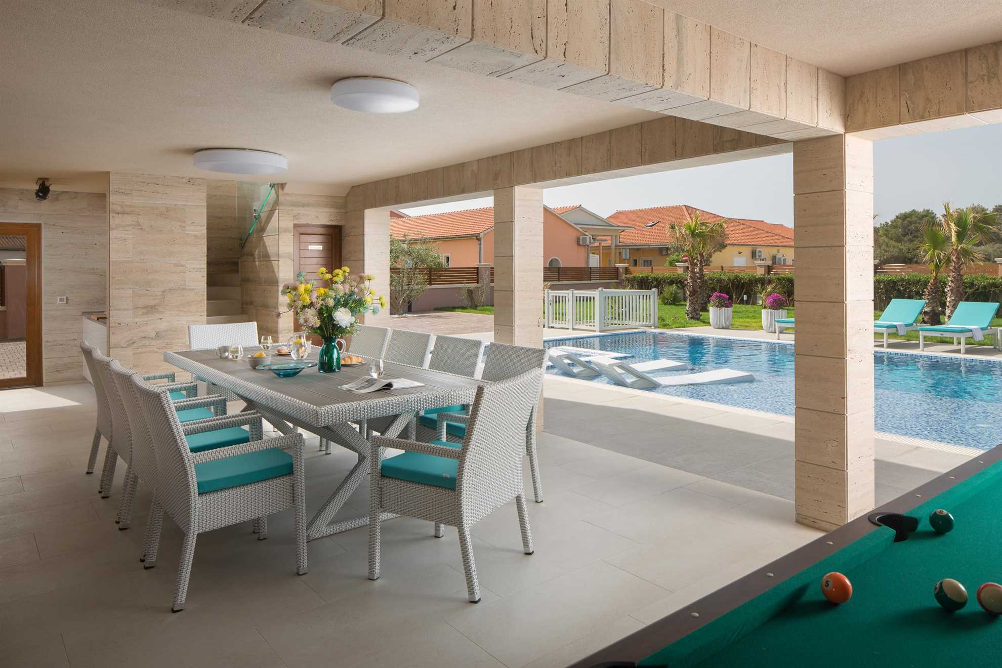5 stars 250 m2 LUX Villa | pool, jacuzzi, sauna |  for 8-10 persons