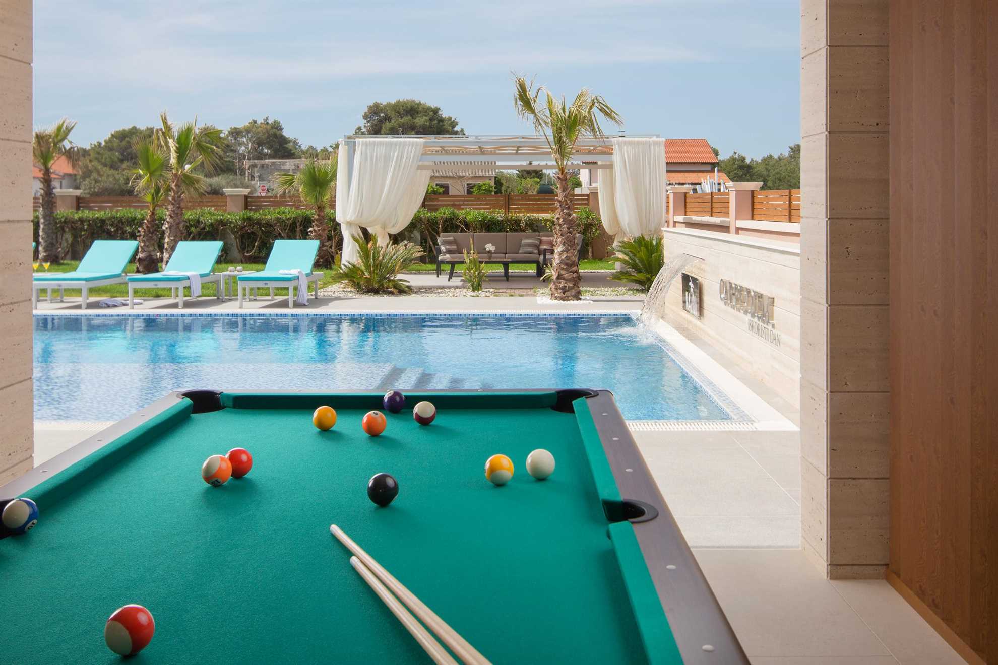5 stars 250 m2 LUX Villa | pool, jacuzzi, sauna |  for 8-10 persons